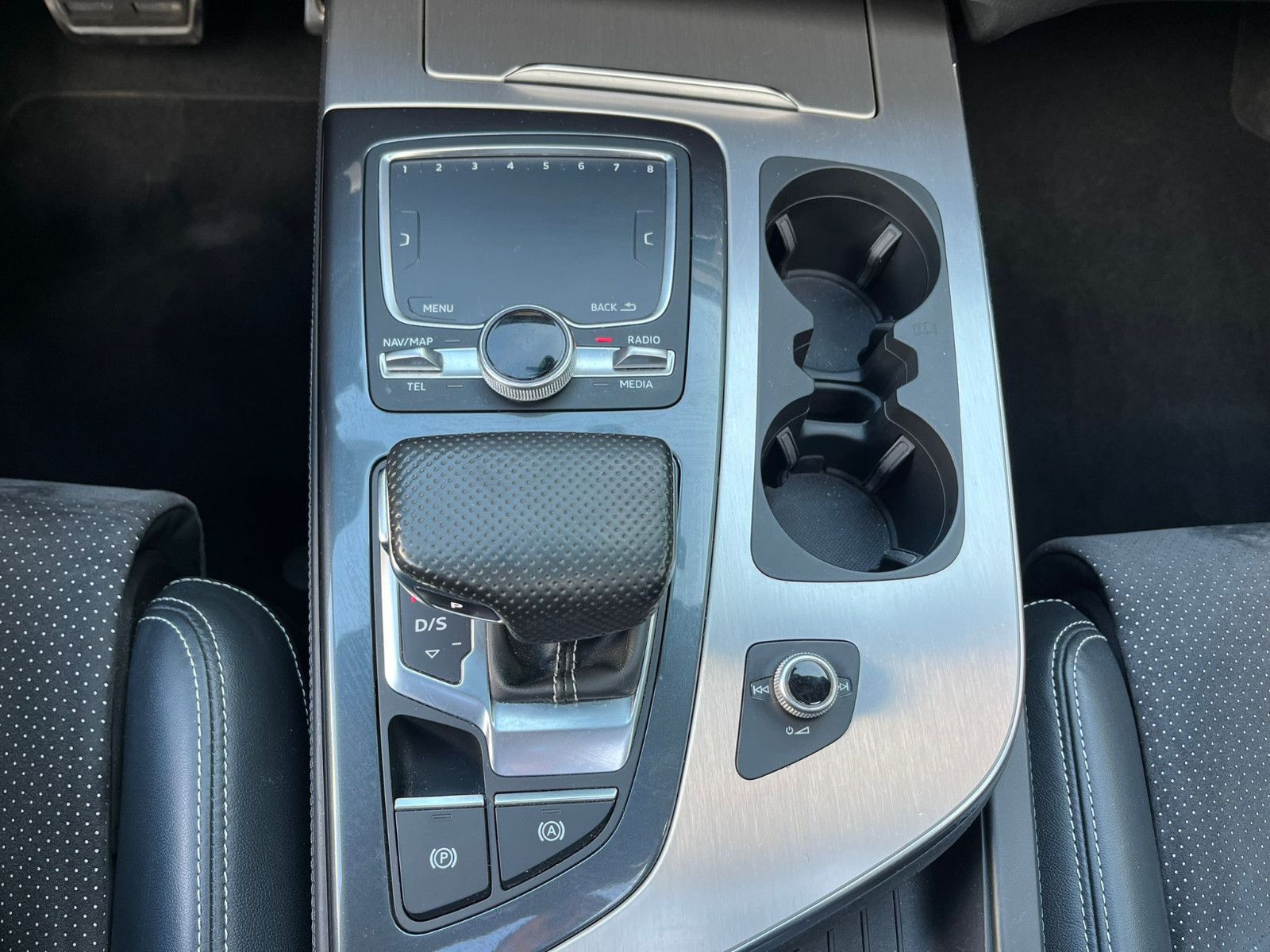 Fahrzeugabbildung Audi Q7 3.0 TDI quattro|3xS-LINE|PANO|360°|LED|7-Sitz