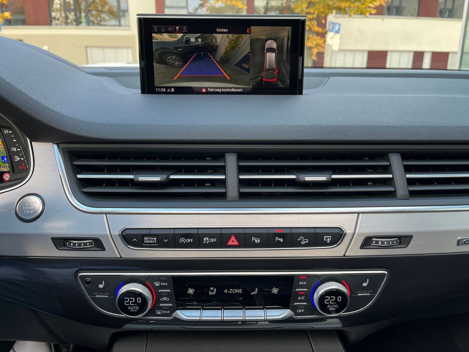 Fahrzeugabbildung Audi Q7 3.0 TDI quattro|3xS-LINE|PANO|360°|LED|7-Sitz