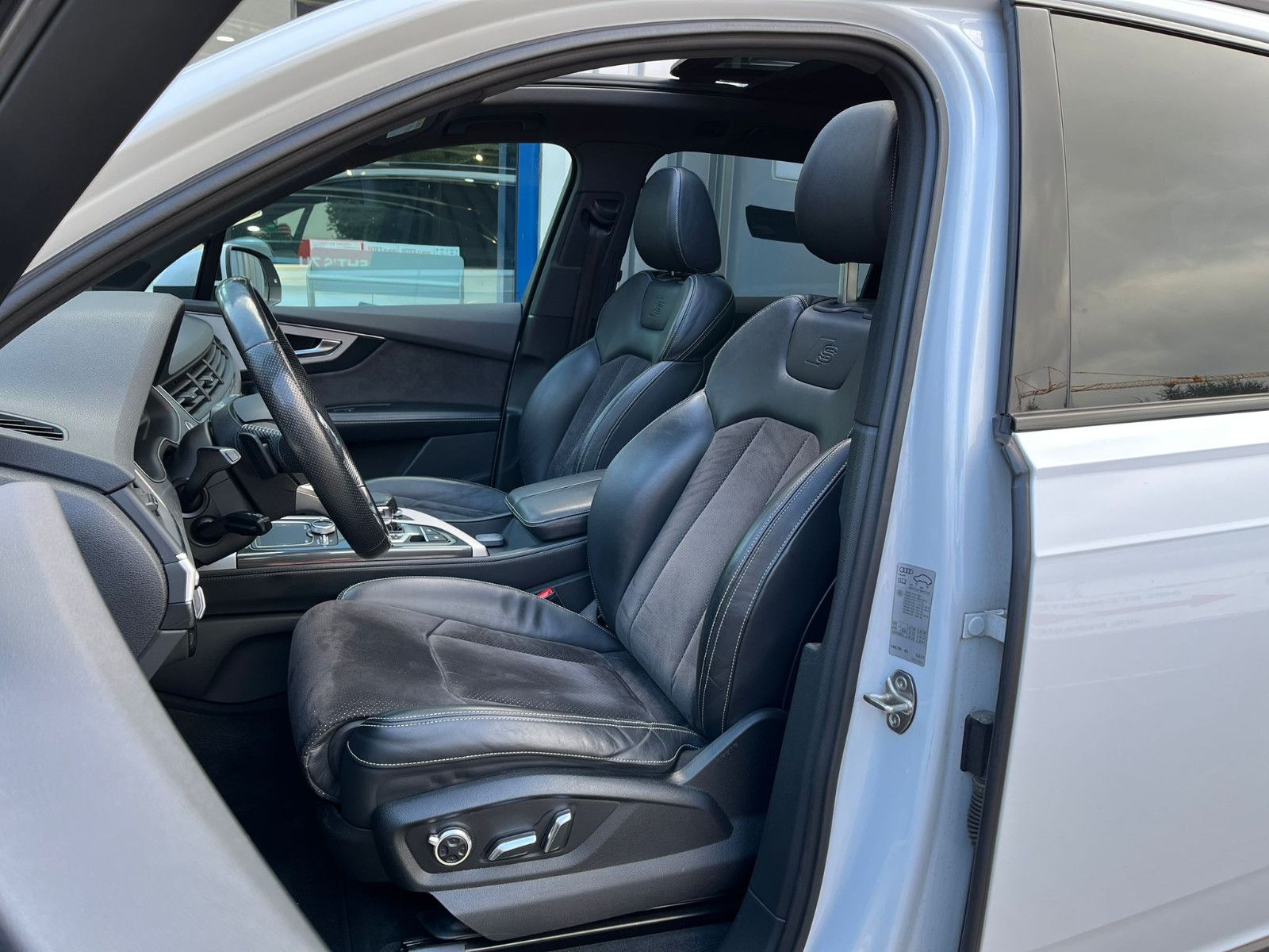 Fahrzeugabbildung Audi Q7 3.0 TDI quattro|3xS-LINE|PANO|360°|LED|7-Sitz