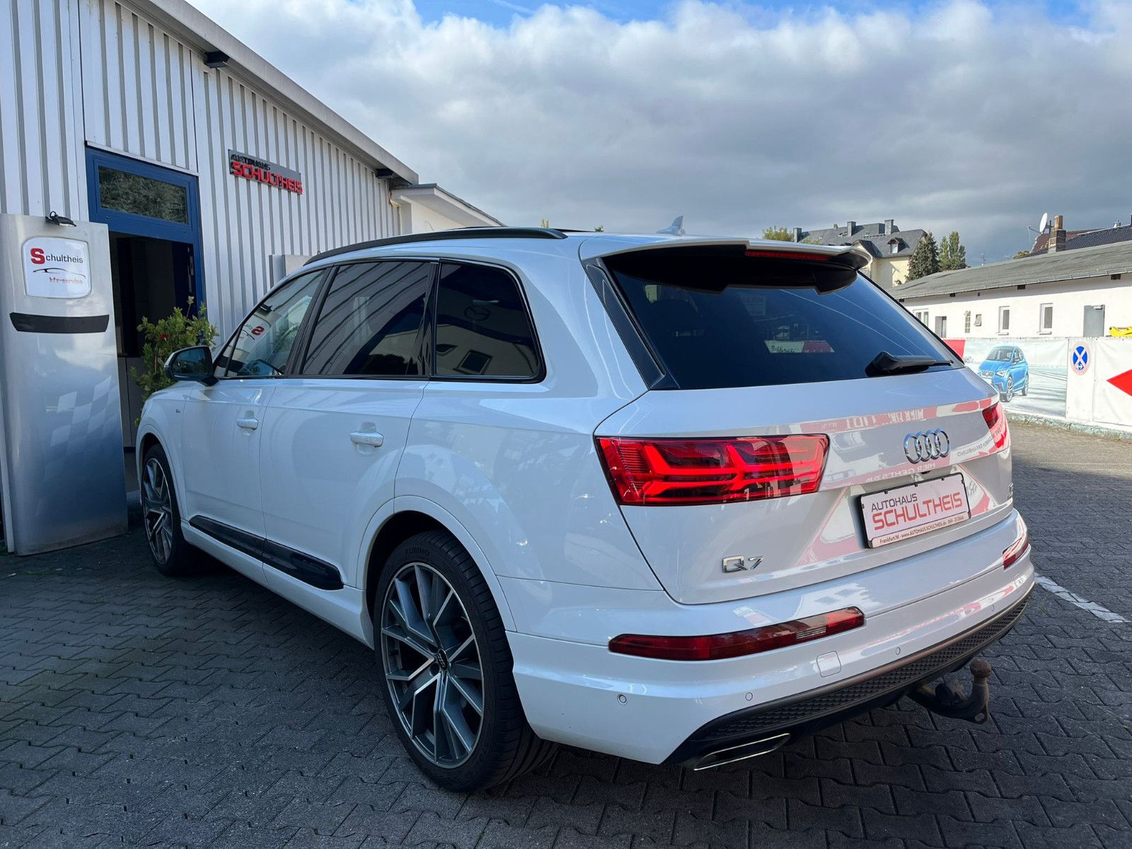 Fahrzeugabbildung Audi Q7 3.0 TDI quattro|3xS-LINE|PANO|360°|LED|7-Sitz