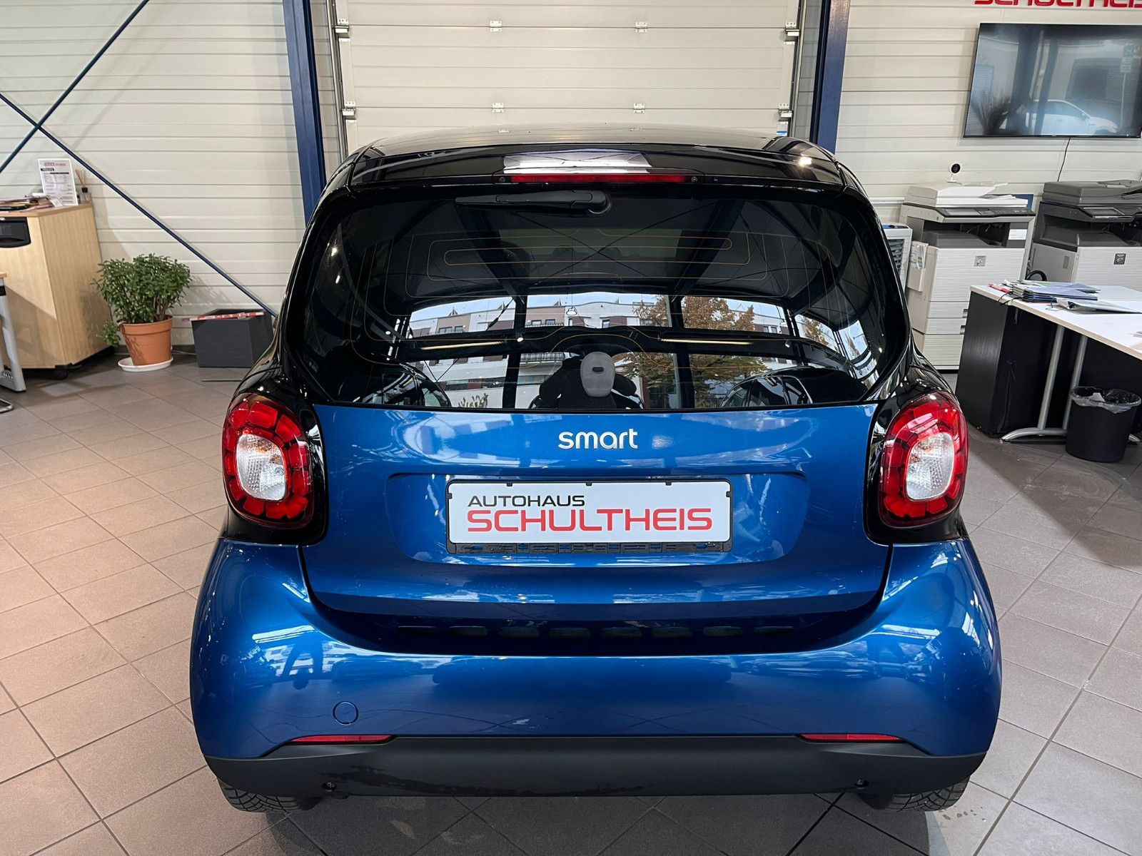 Fahrzeugabbildung Smart ForTwo coupe Basis 90PS*NAVI*SHZ*KLIMA*PANO