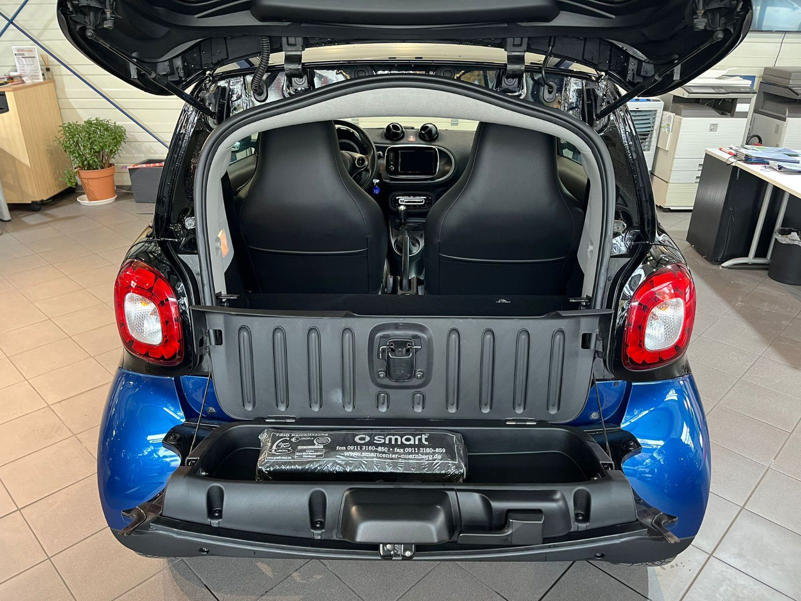 Fahrzeugabbildung Smart ForTwo coupe Basis 90PS*NAVI*SHZ*KLIMA*PANO