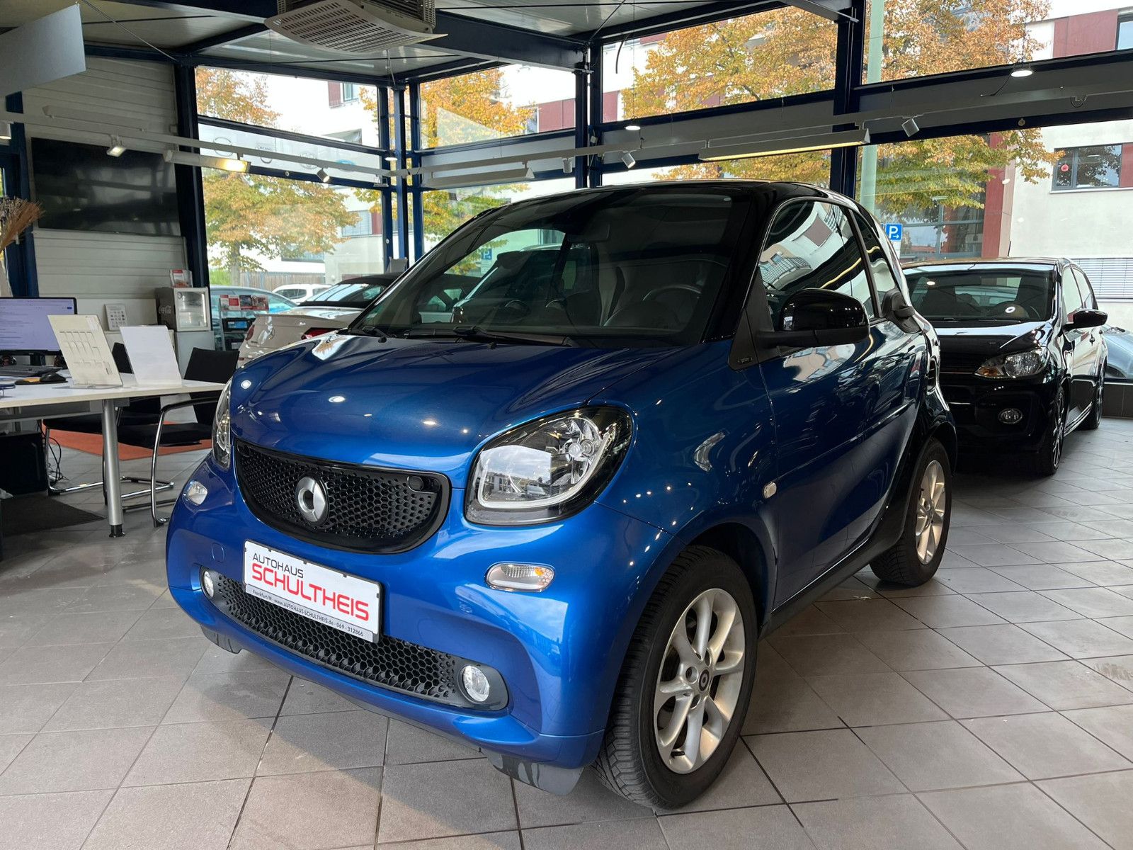 Fahrzeugabbildung Smart ForTwo coupe Basis 90PS*NAVI*SHZ*KLIMA*PANO