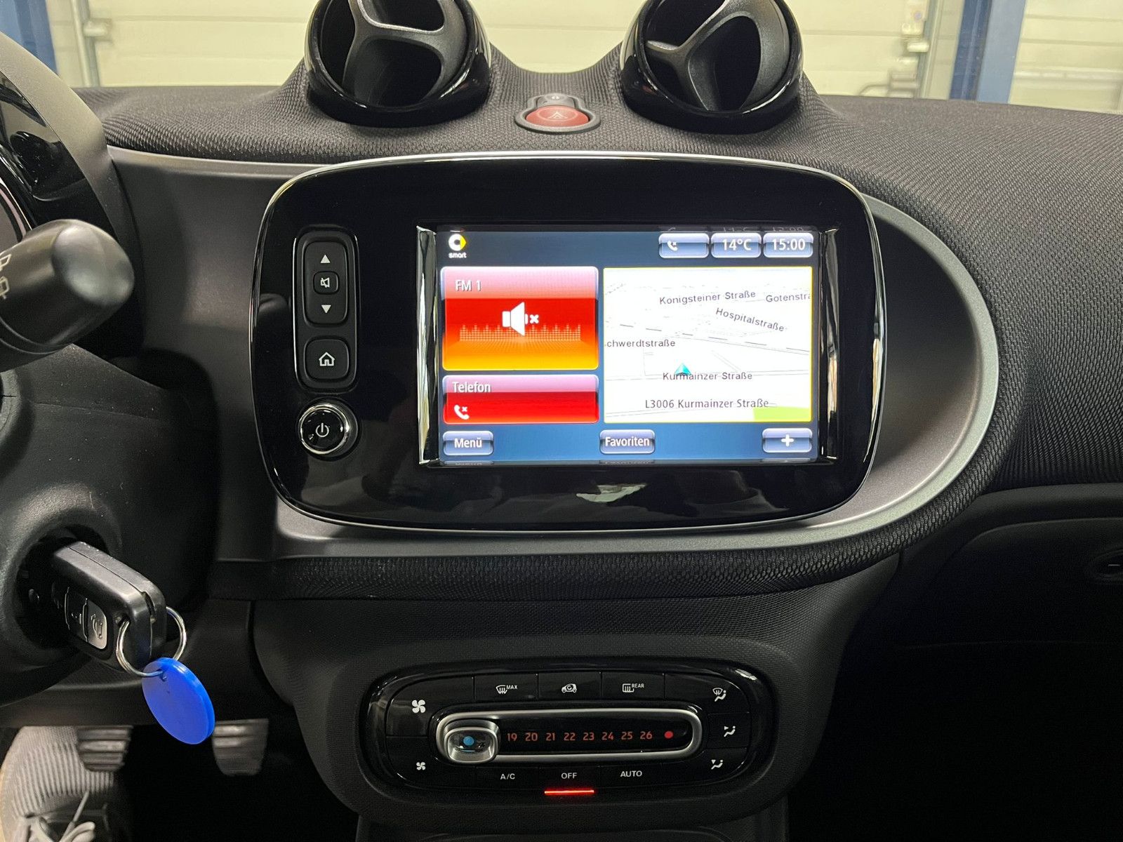 Fahrzeugabbildung Smart ForTwo coupe Basis 90PS*NAVI*SHZ*KLIMA*PANO