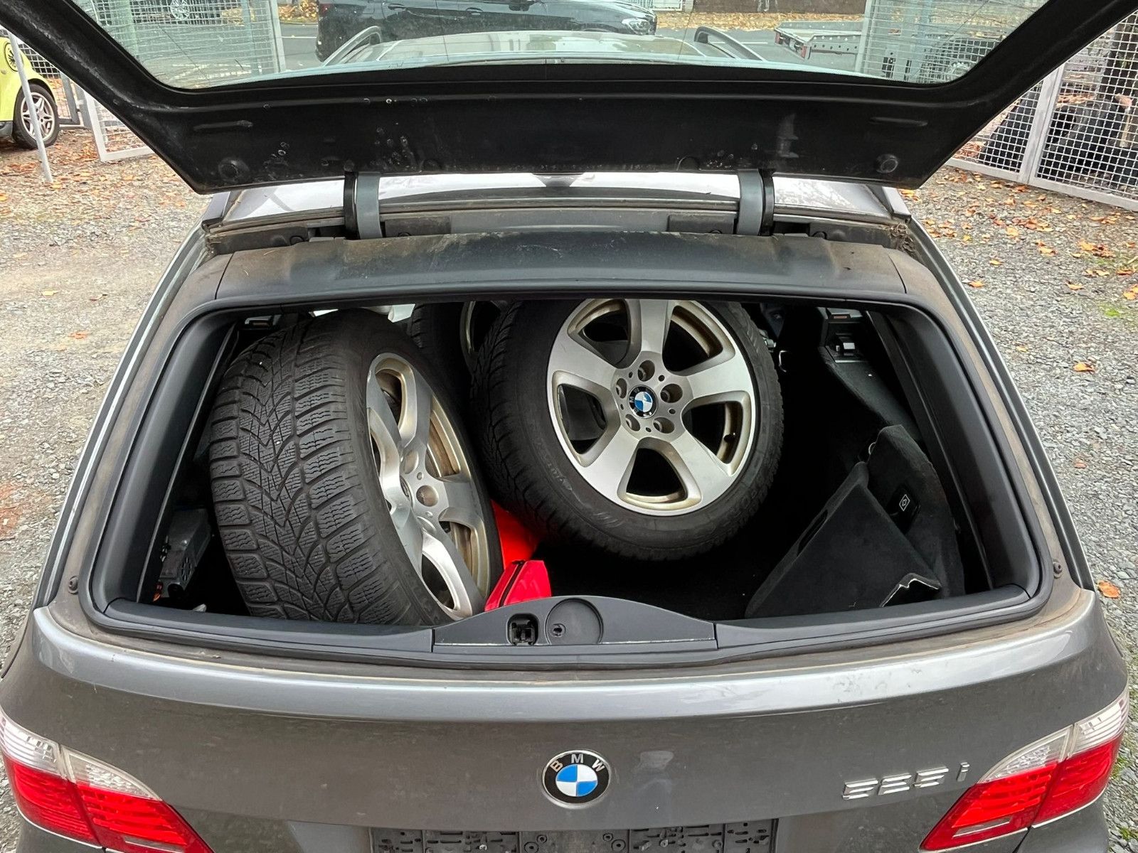 Fahrzeugabbildung BMW 525I Touring *PANO*NAVI*SHZ*