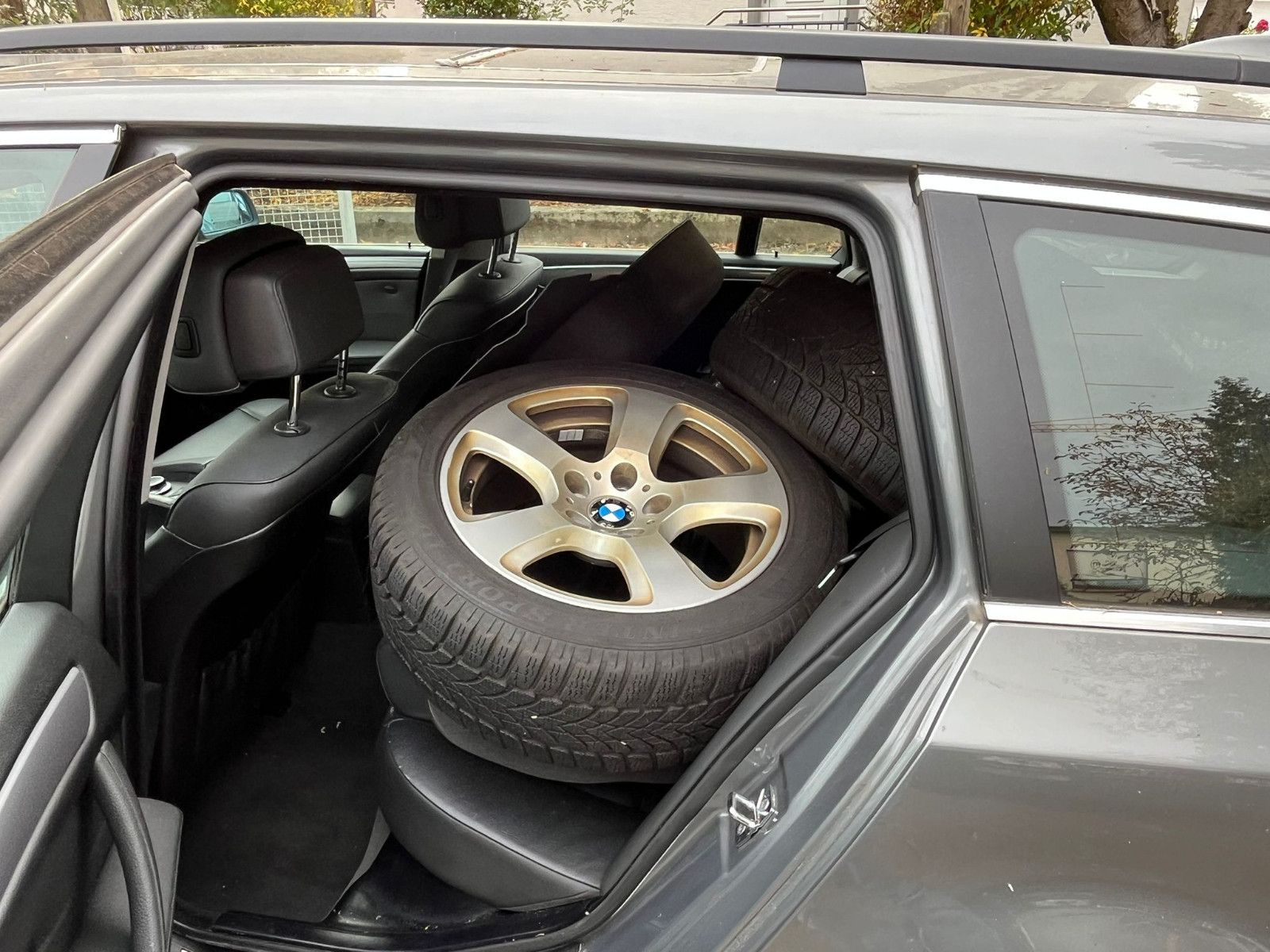 Fahrzeugabbildung BMW 525I Touring *PANO*NAVI*SHZ*