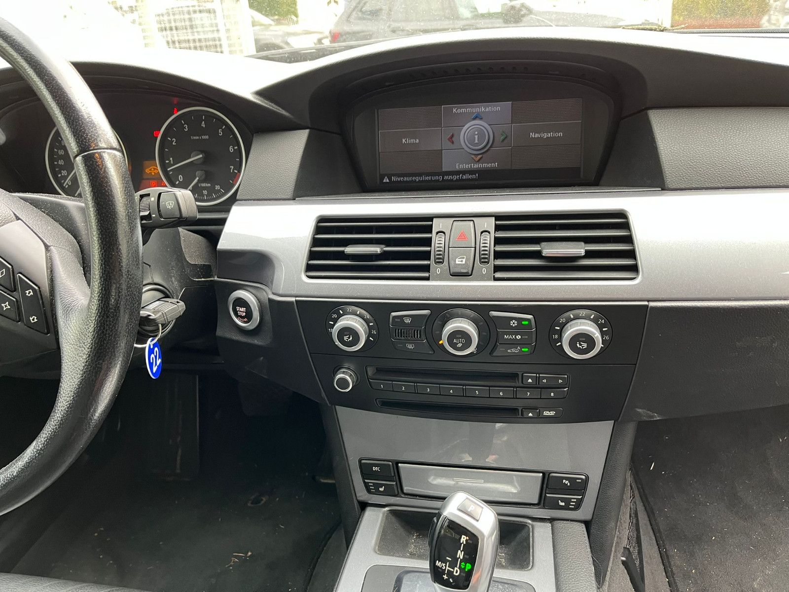 Fahrzeugabbildung BMW 525I Touring *PANO*NAVI*SHZ*