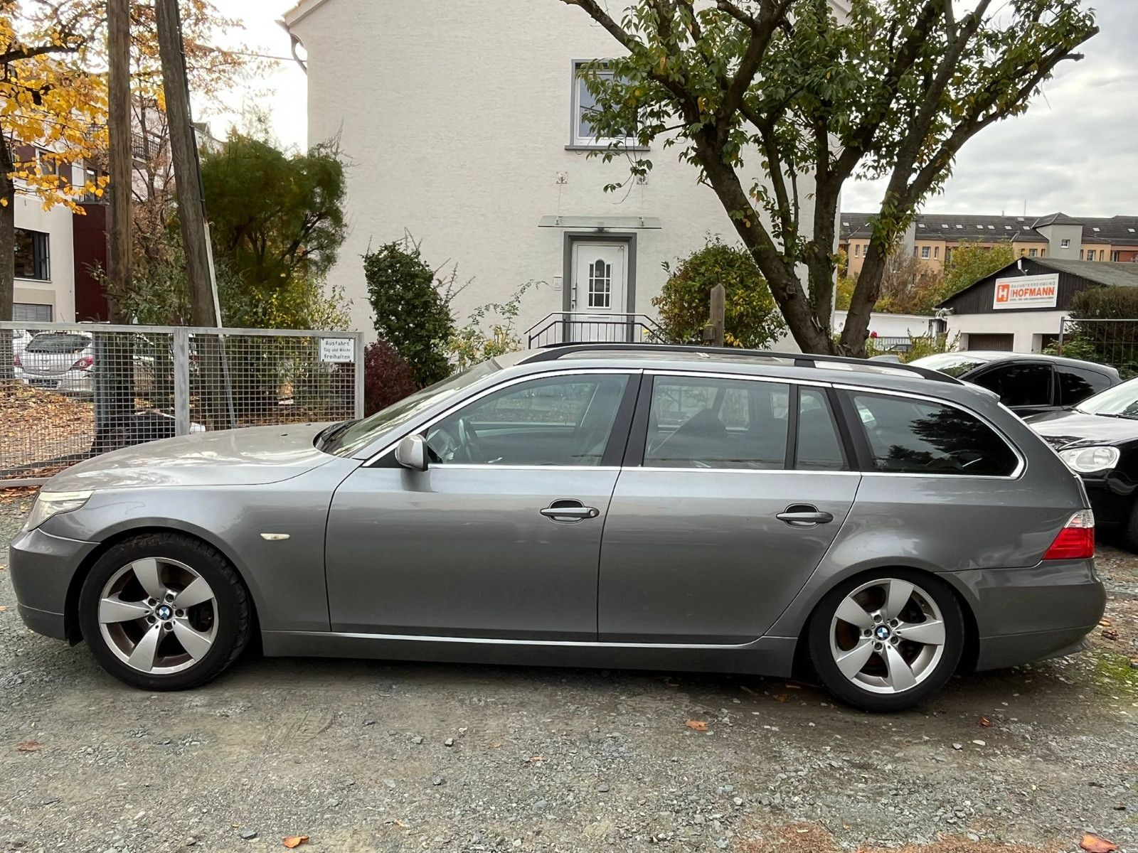 Fahrzeugabbildung BMW 525I Touring *PANO*NAVI*SHZ*