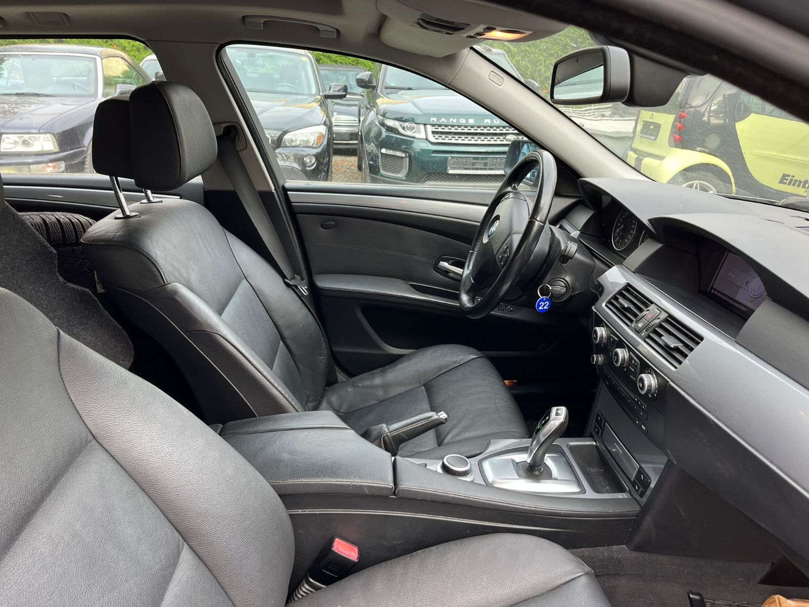 Fahrzeugabbildung BMW 525I Touring *PANO*NAVI*SHZ*