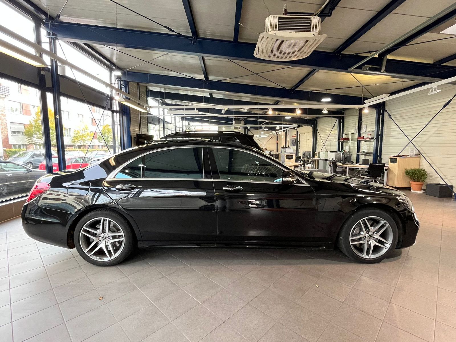 Fahrzeugabbildung Mercedes-Benz S 560 4Matic L*PANO*360*SOFTCLOSE*NIGHT*