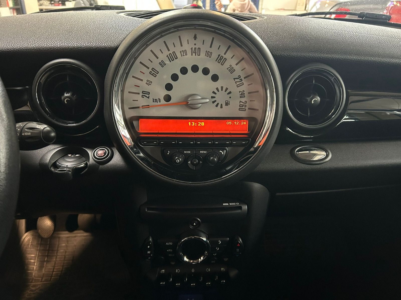 Fahrzeugabbildung MINI Mini Cooper*KLIMAAUT*AUX*BC*