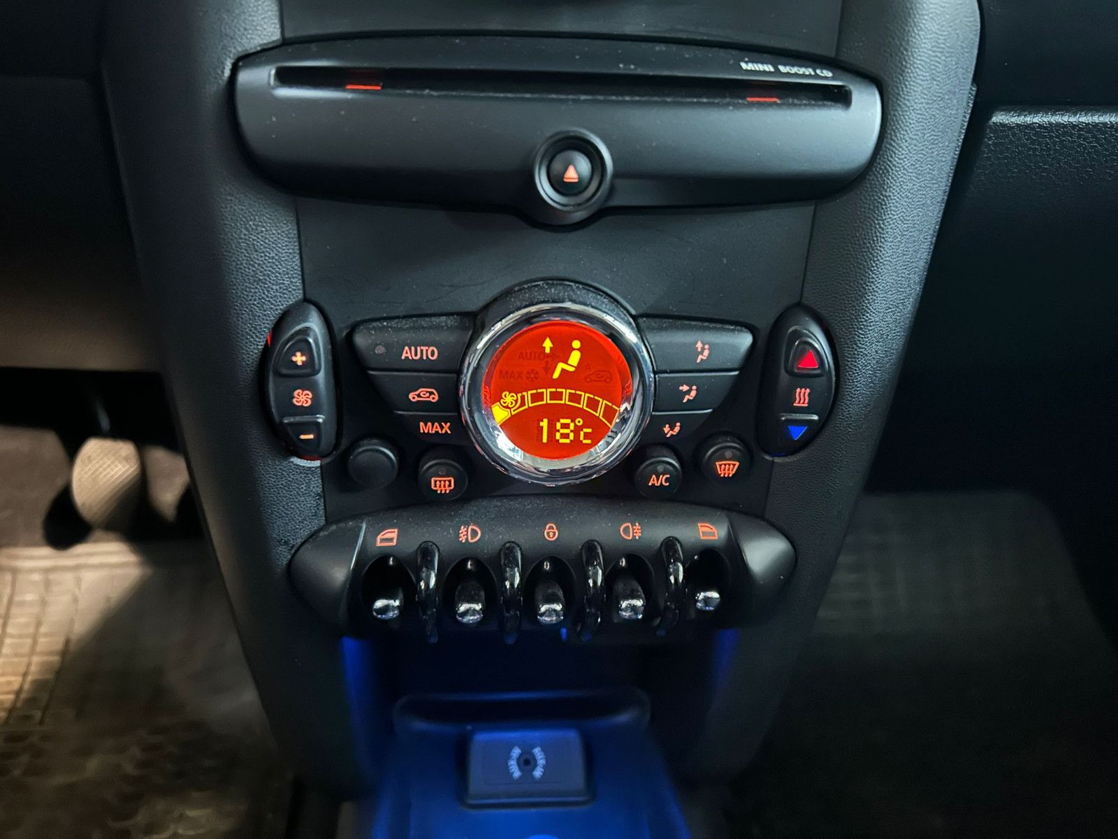 Fahrzeugabbildung MINI Mini Cooper*KLIMAAUT*AUX*BC*