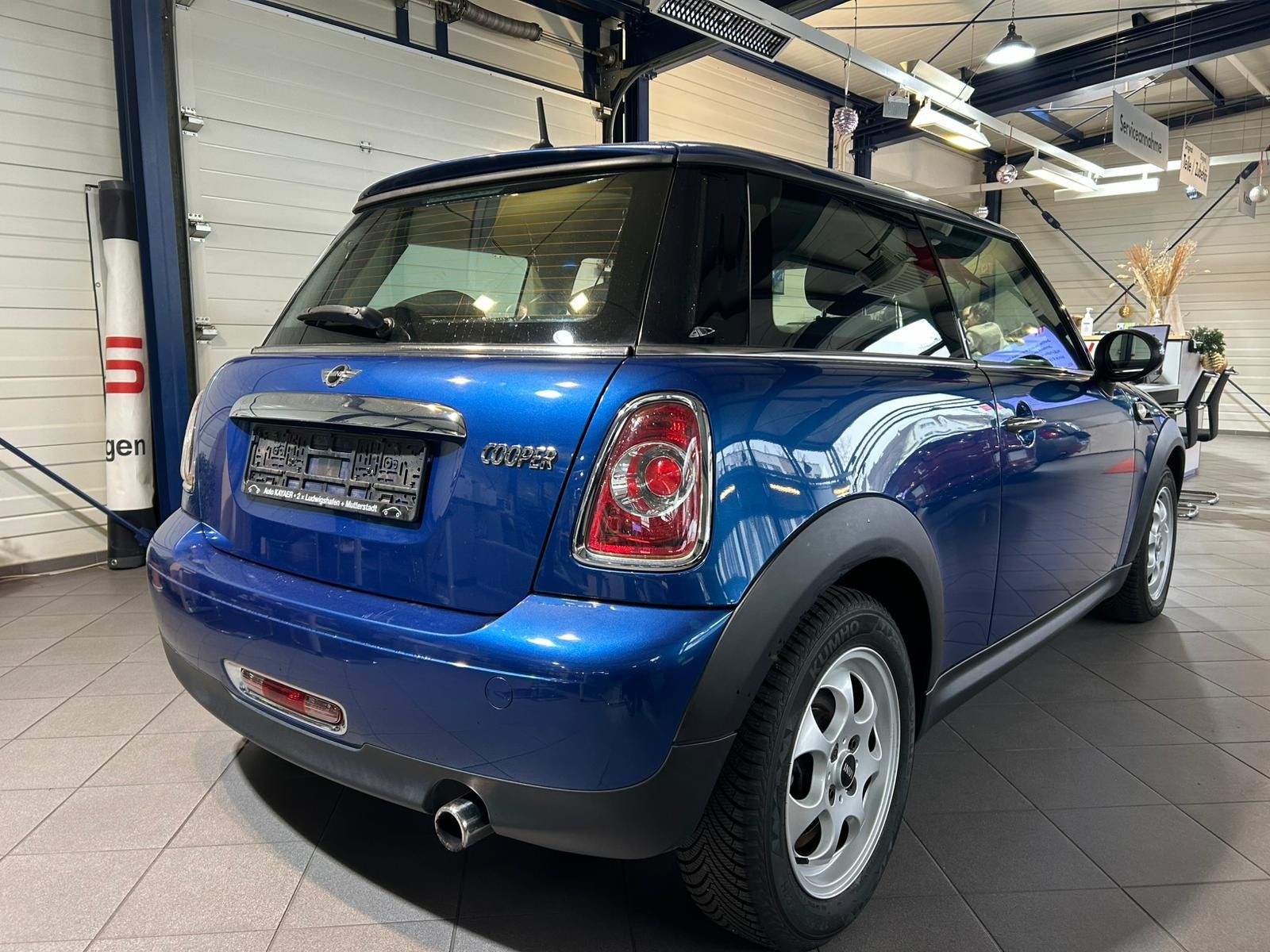 Fahrzeugabbildung MINI Mini Cooper*KLIMAAUT*AUX*BC*