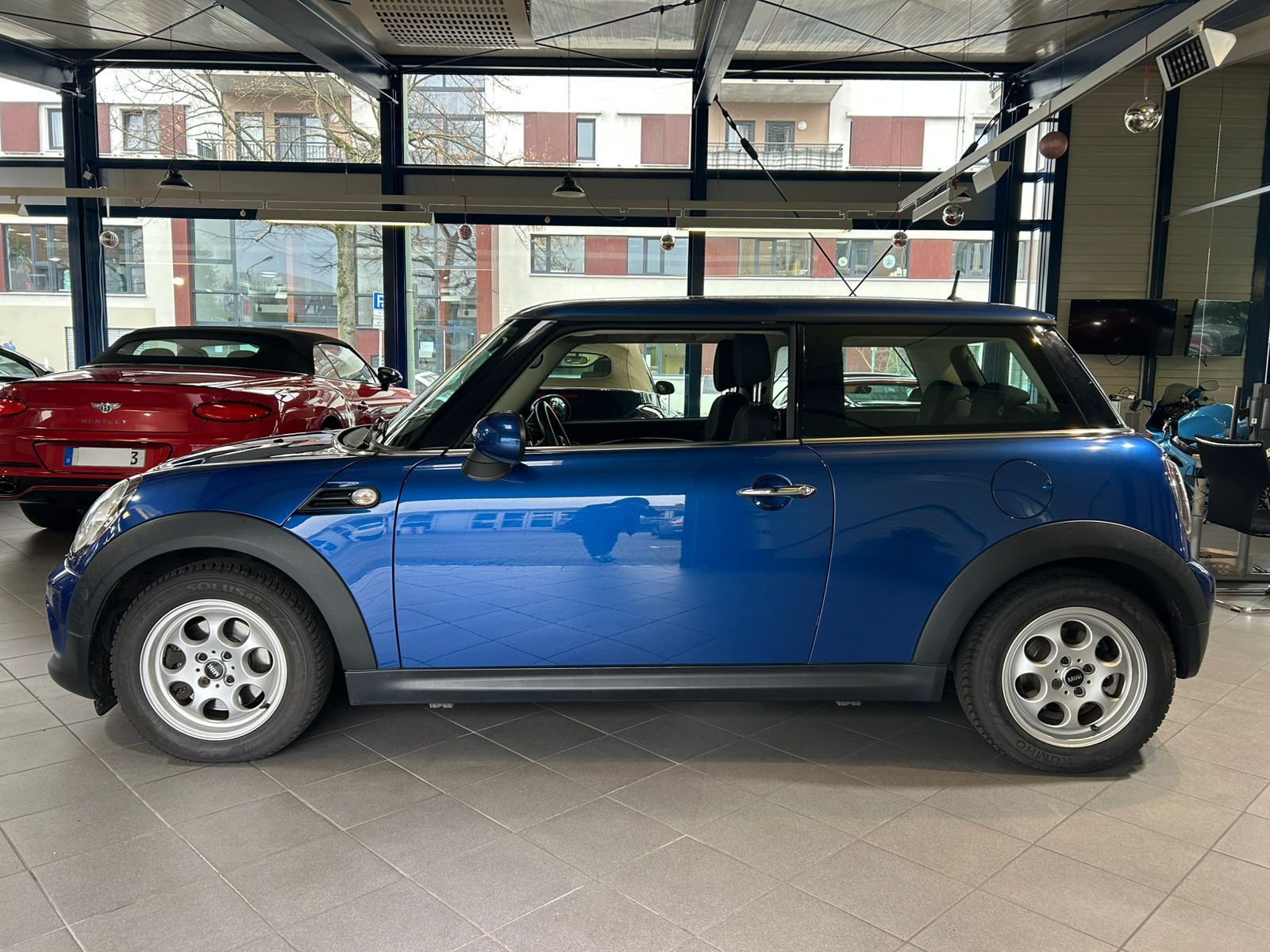 Fahrzeugabbildung MINI Mini Cooper*KLIMAAUT*AUX*BC*