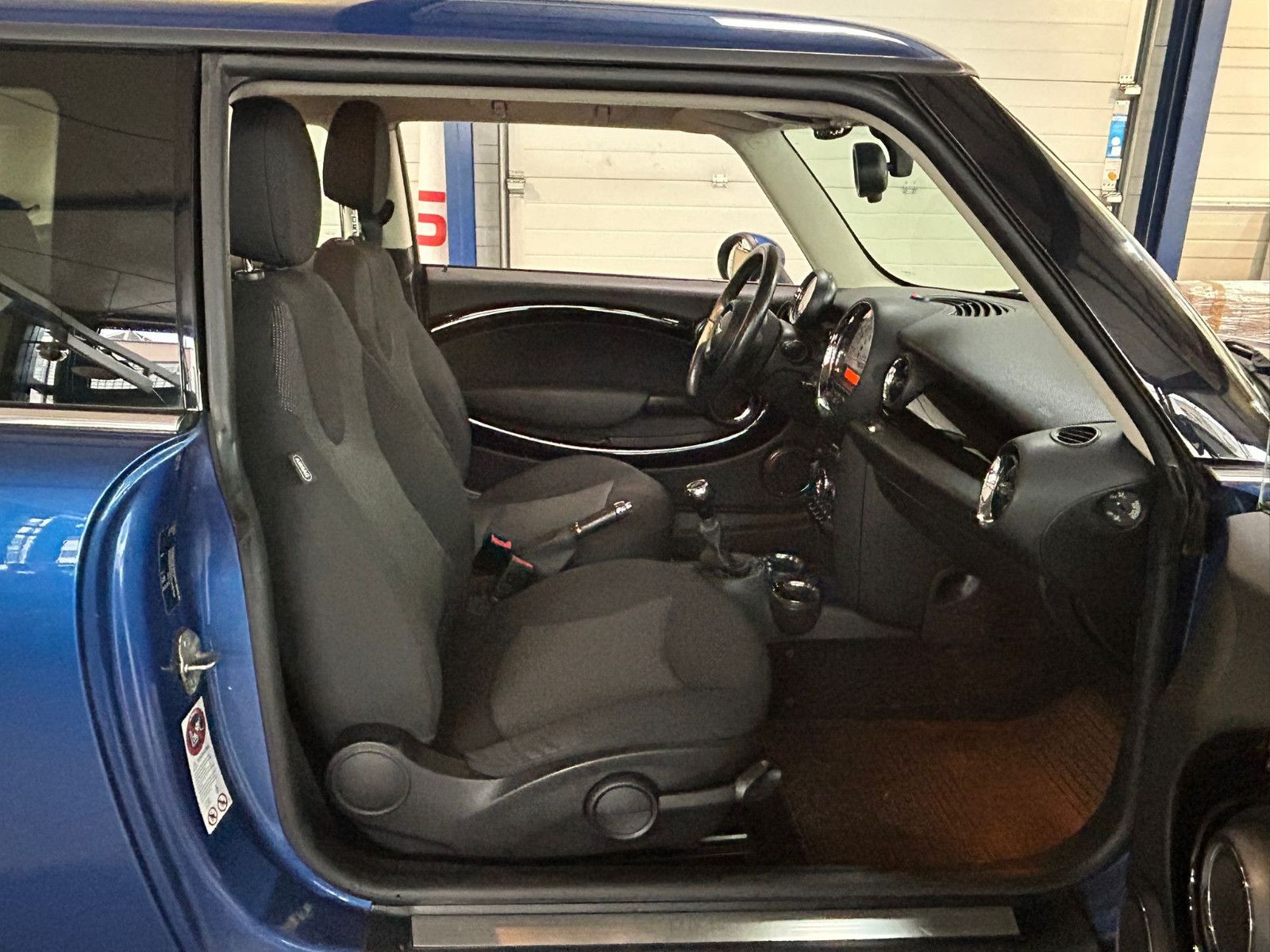 Fahrzeugabbildung MINI Mini Cooper*KLIMAAUT*AUX*BC*