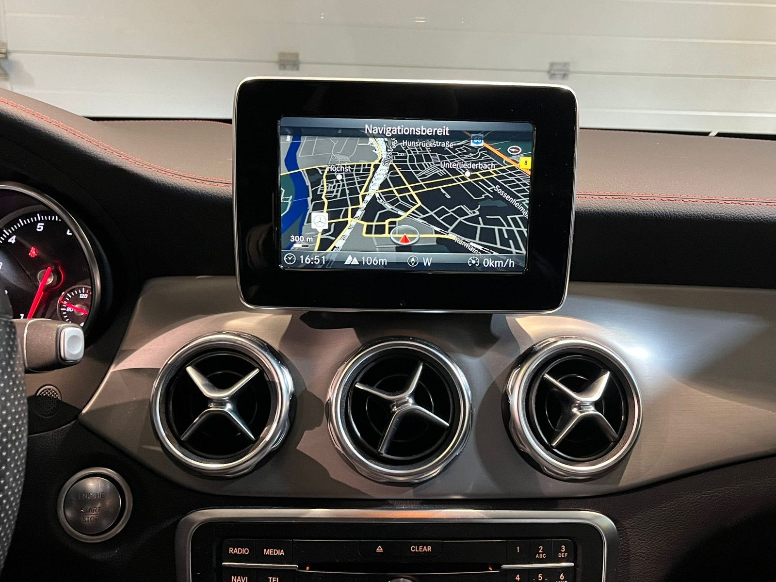Fahrzeugabbildung Mercedes-Benz GLA 200 AMG-PAKET*PANO*NAVI*LEDER*LED*