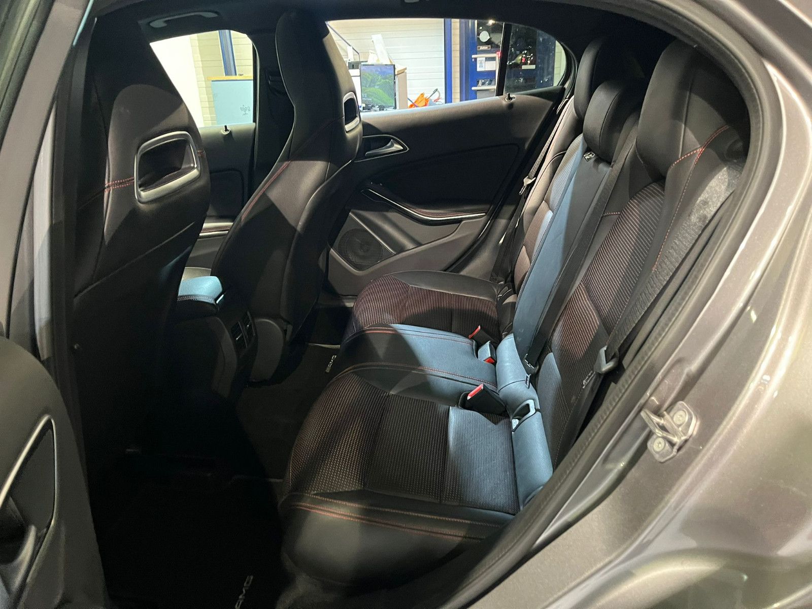 Fahrzeugabbildung Mercedes-Benz GLA 200 AMG-PAKET*PANO*NAVI*LEDER*LED*