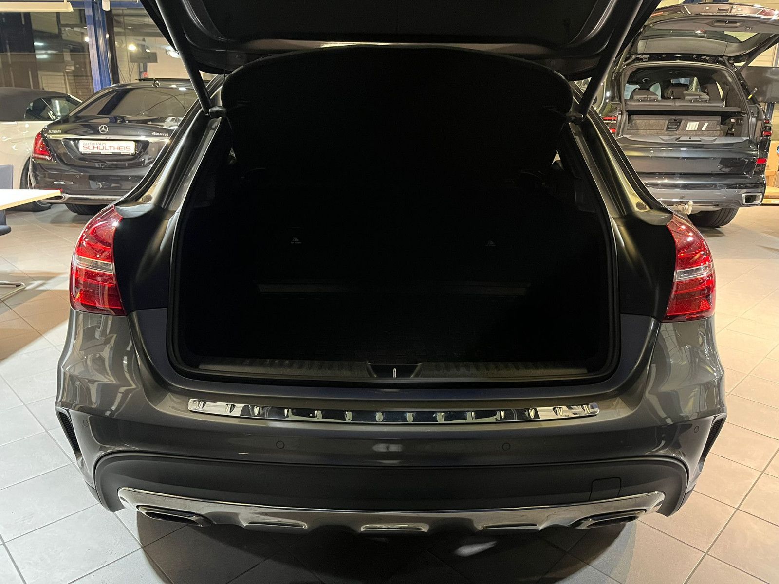 Fahrzeugabbildung Mercedes-Benz GLA 200 AMG-PAKET*PANO*NAVI*LEDER*LED*