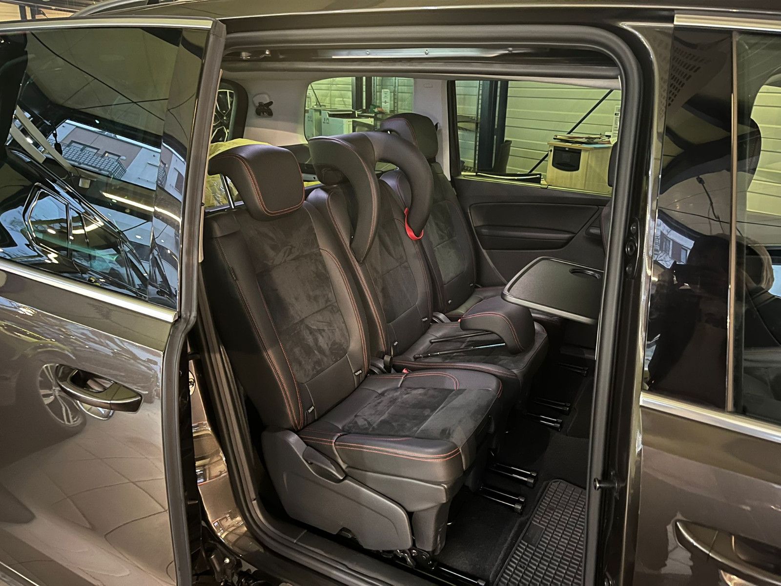 Fahrzeugabbildung SEAT FR-Line*AUT*7SITZE*PANO*MASSAGE*AHK*LED*RFK*