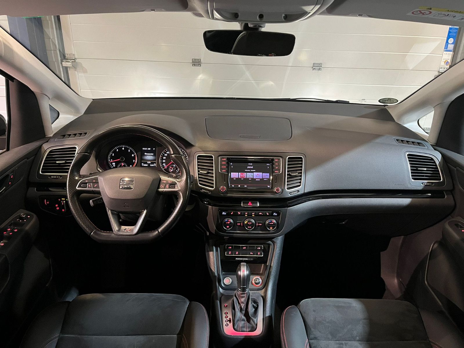 Fahrzeugabbildung SEAT FR-Line*AUT*7SITZE*PANO*MASSAGE*AHK*LED*RFK*