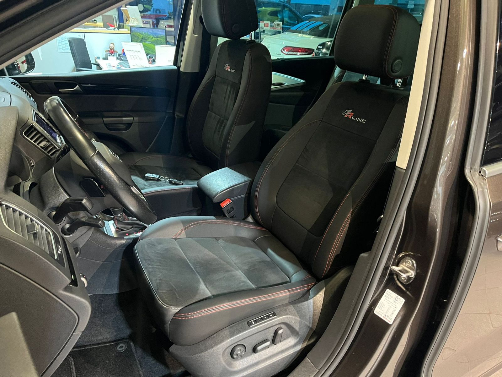 Fahrzeugabbildung SEAT FR-Line*AUT*7SITZE*PANO*MASSAGE*AHK*LED*RFK*