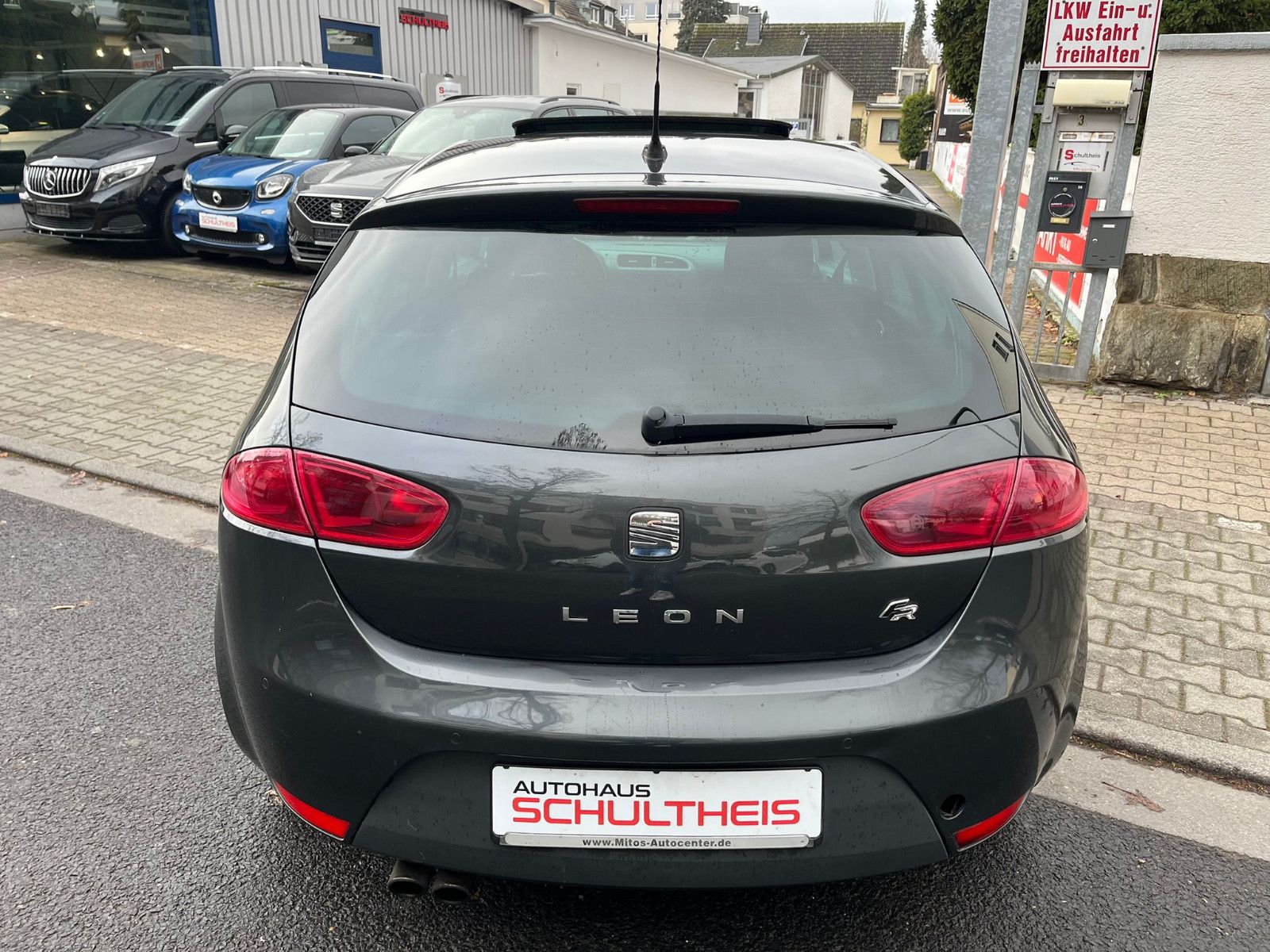 Fahrzeugabbildung SEAT Leon FR*GSD*NAVI*XENON*PDC