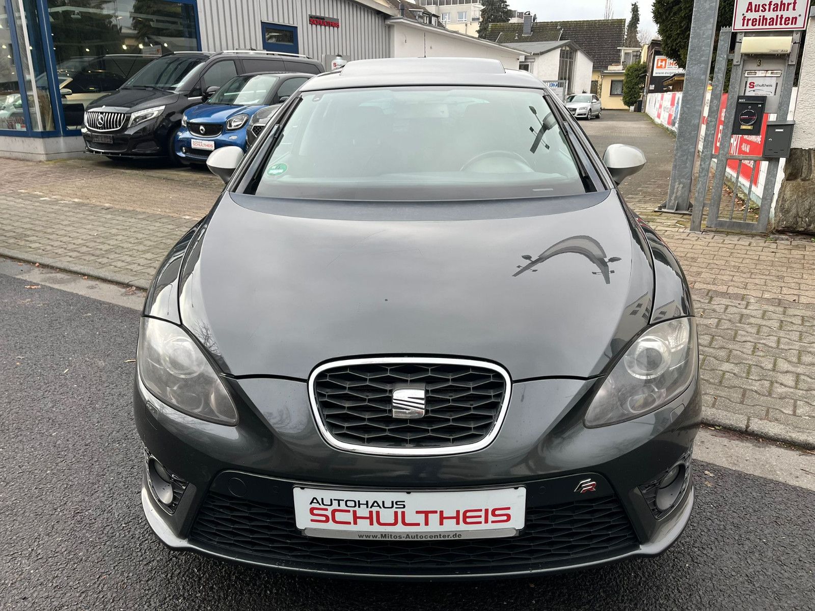 Fahrzeugabbildung SEAT Leon FR*GSD*NAVI*XENON*PDC