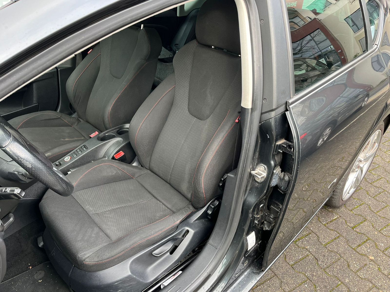 Fahrzeugabbildung SEAT Leon FR*GSD*NAVI*XENON*PDC