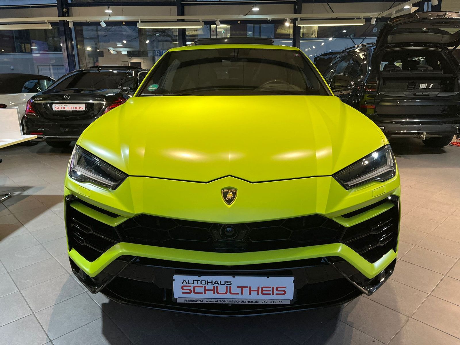 Fahrzeugabbildung Lamborghini Urus 4.0 V8 Autom.S*PANO*CARBON*MASSAGE*S.CLOSE*