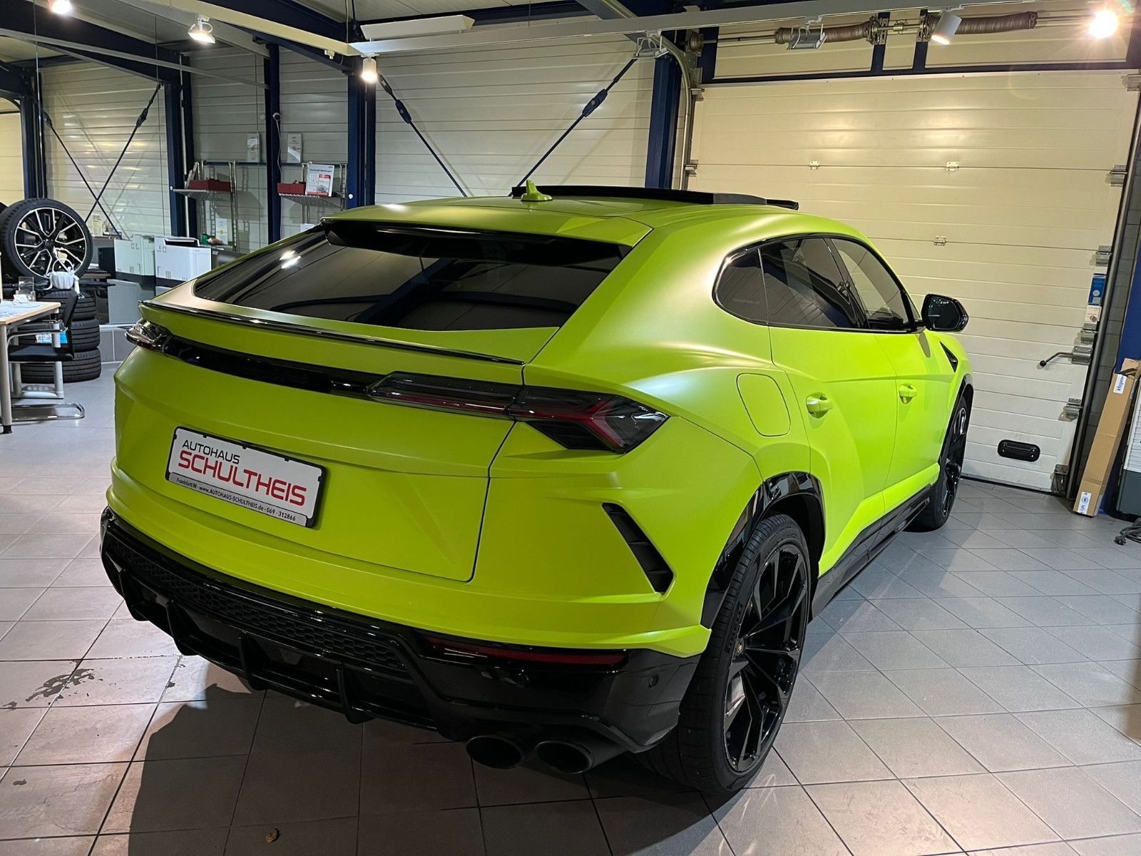 Fahrzeugabbildung Lamborghini Urus 4.0 V8 Autom.S*PANO*CARBON*MASSAGE*S.CLOSE*