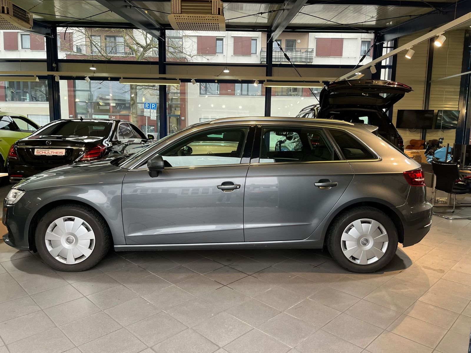 Fahrzeugabbildung Audi A3 Sportback 30 TFSI*LED*NAVI*PDC*SHZ*