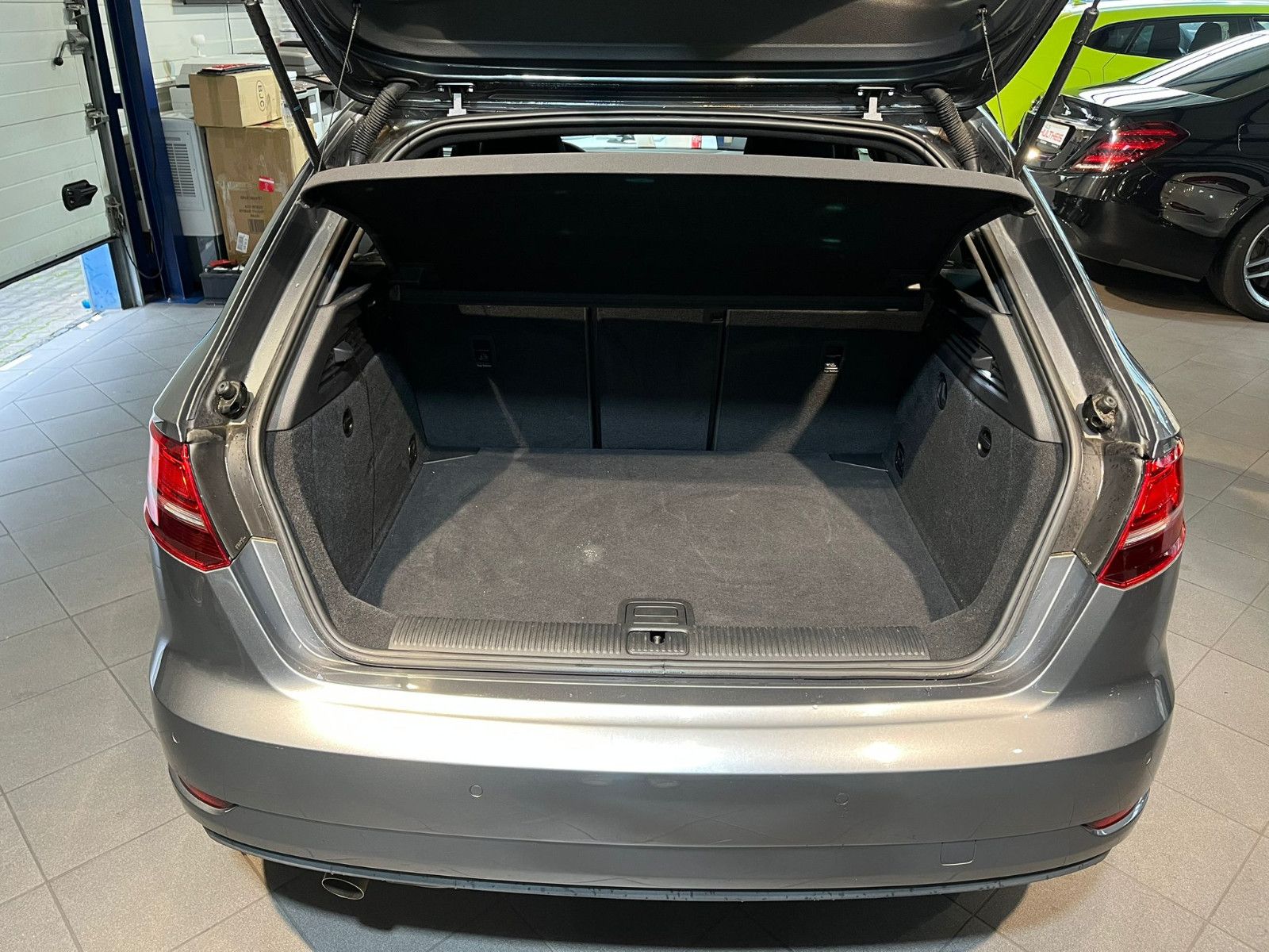 Fahrzeugabbildung Audi A3 Sportback 30 TFSI*LED*NAVI*PDC*SHZ*