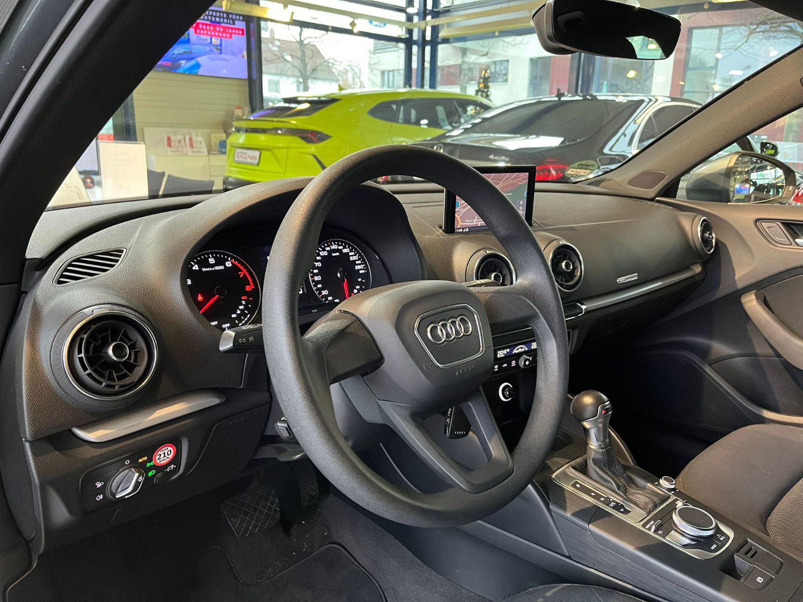 Fahrzeugabbildung Audi A3 Sportback 30 TFSI*LED*NAVI*PDC*SHZ*