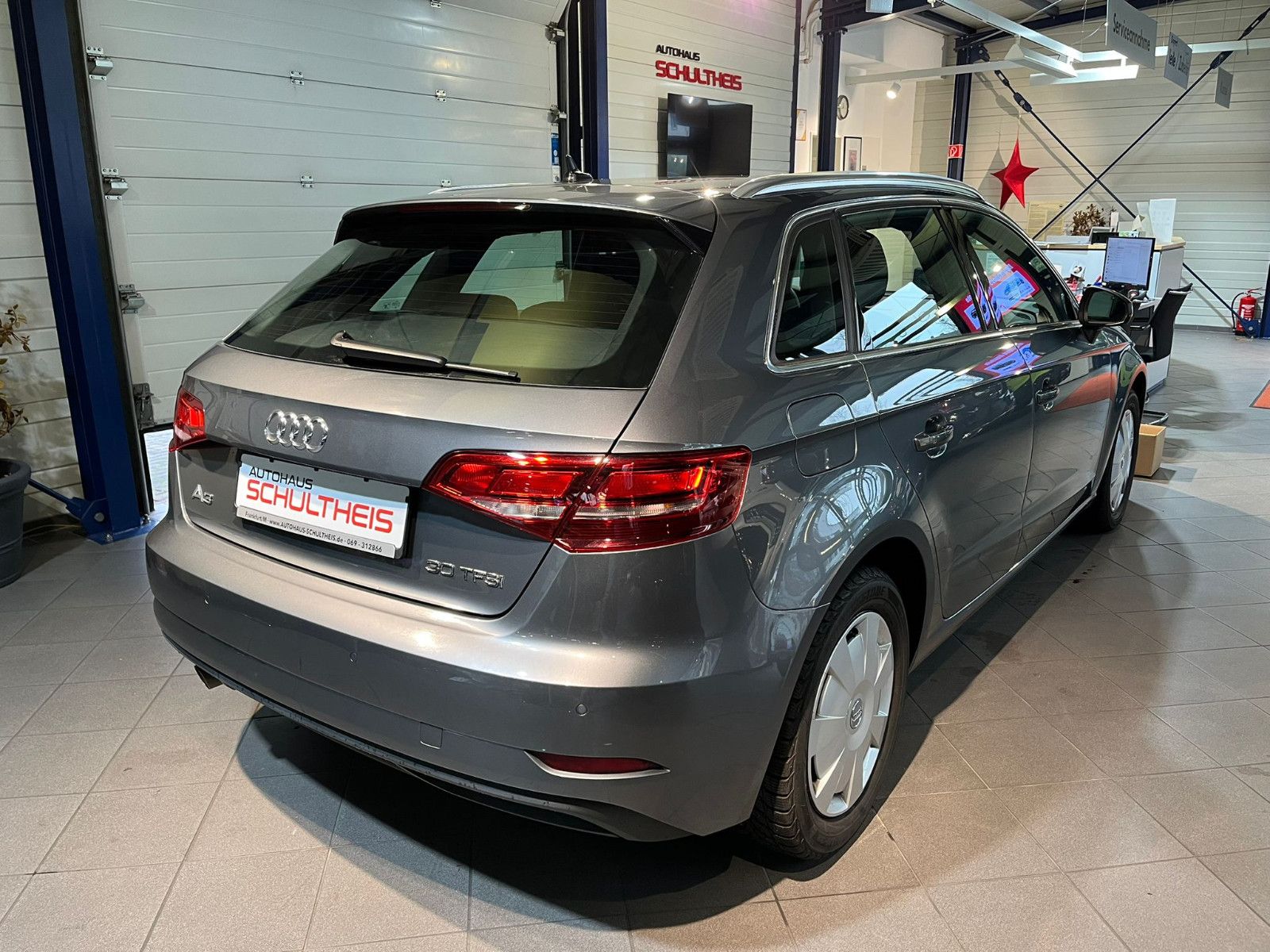 Fahrzeugabbildung Audi A3 Sportback 30 TFSI*LED*NAVI*PDC*SHZ*