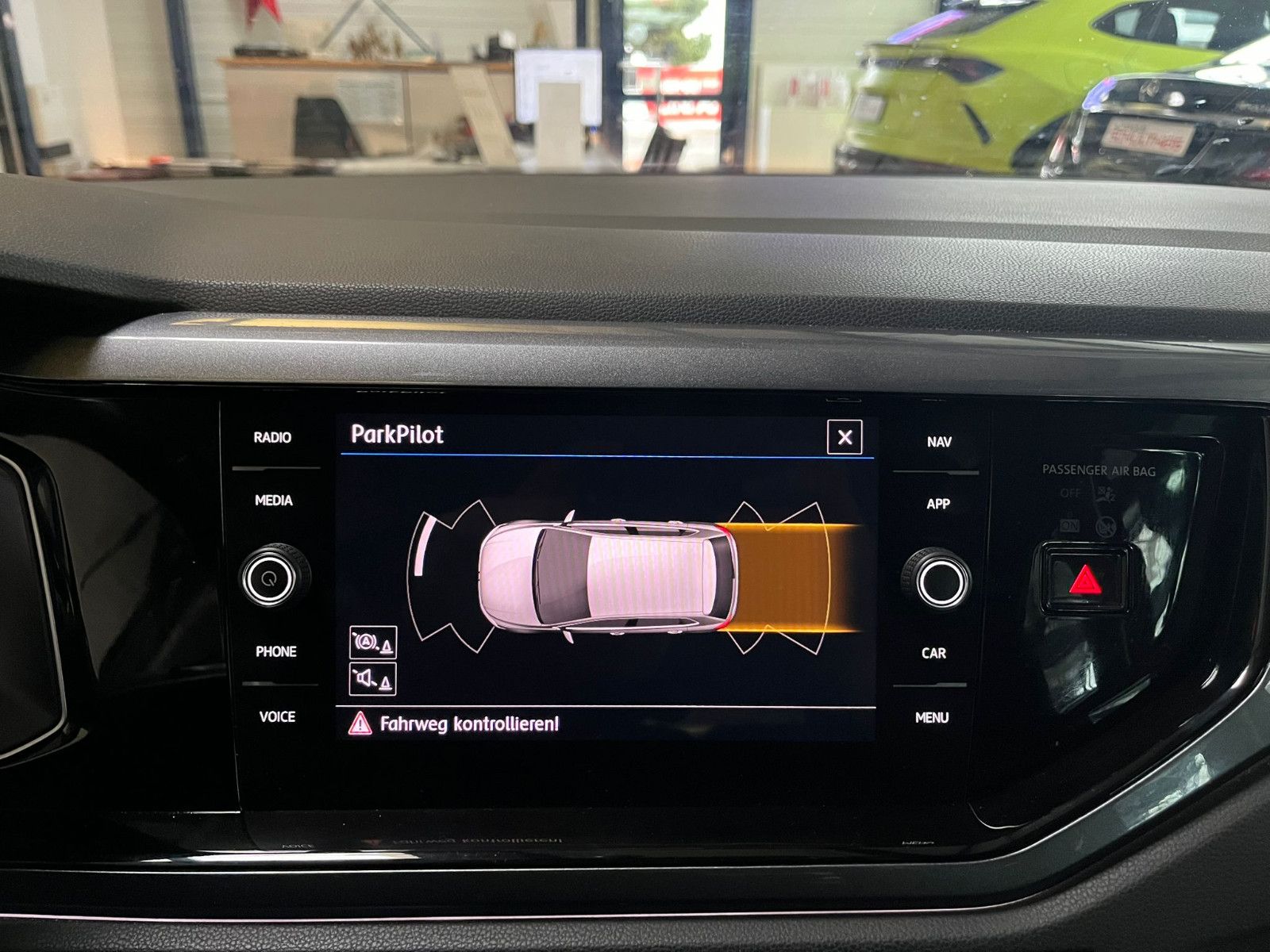 Fahrzeugabbildung Volkswagen Polo VI Highline*NAVI*SHZ*KLIMA*PDC