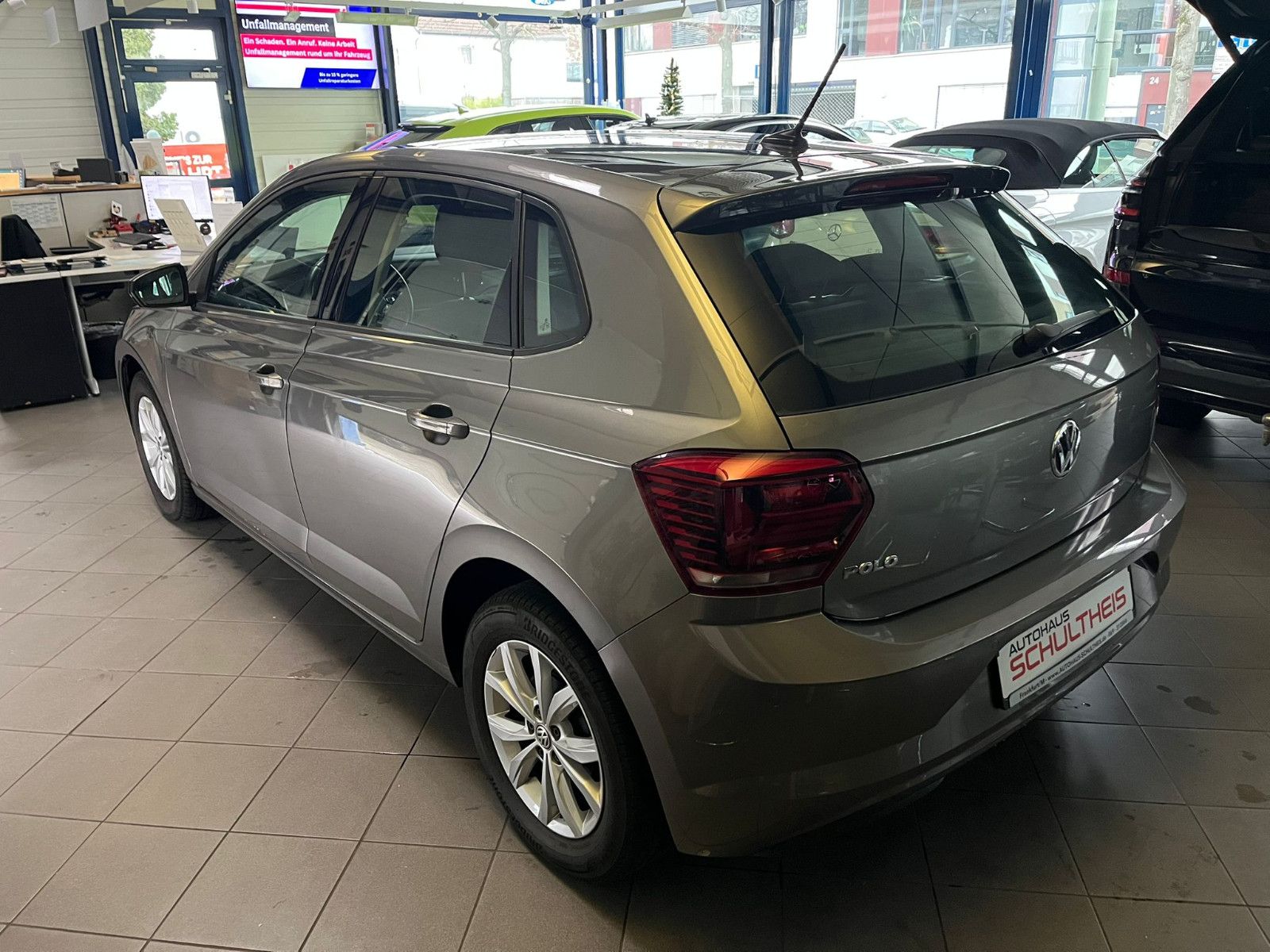 Fahrzeugabbildung Volkswagen Polo VI Highline*NAVI*SHZ*KLIMA*PDC
