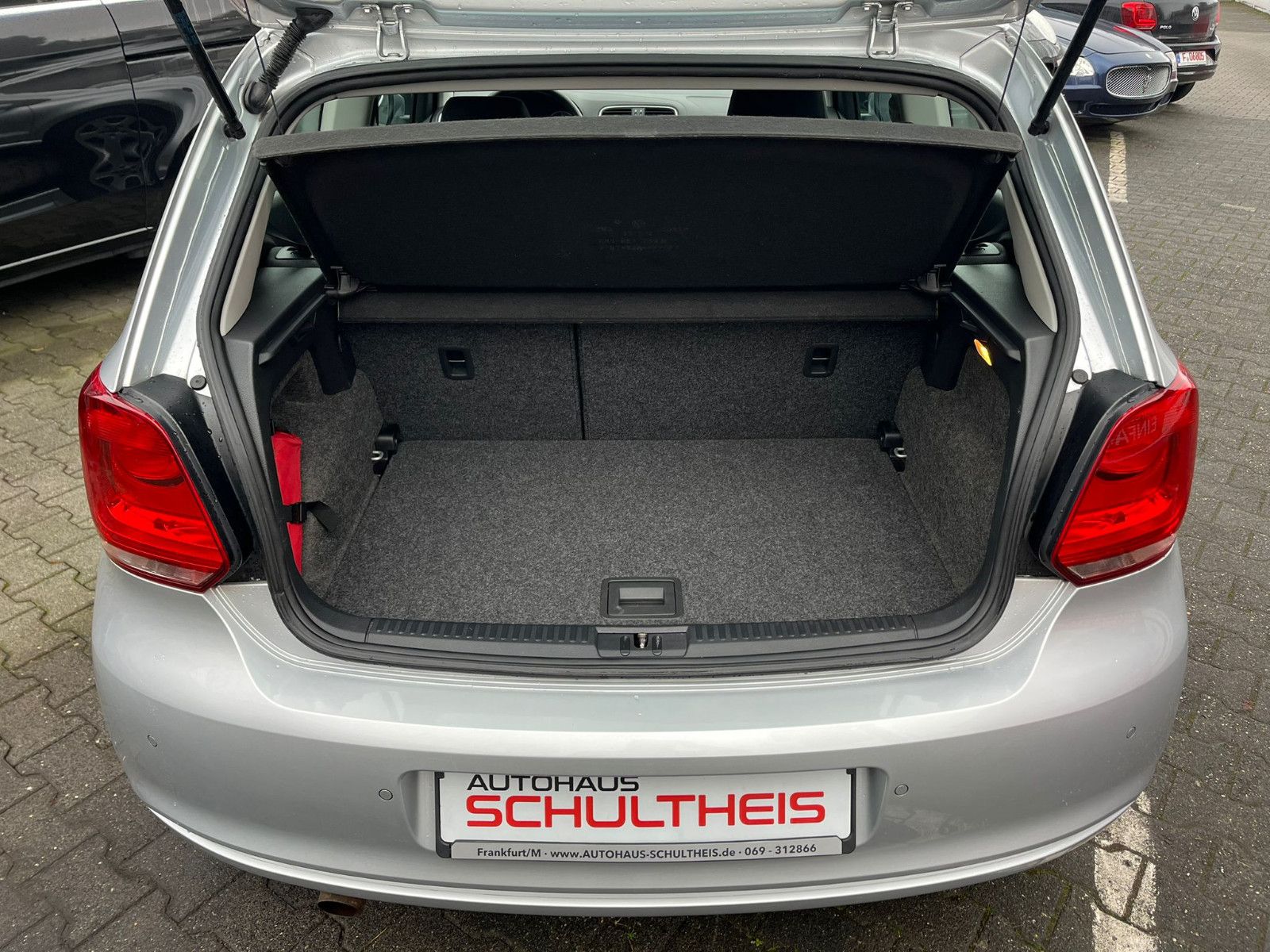 Fahrzeugabbildung Volkswagen Polo V DSG*SITZHEIZUNG*EINPARKHILFE*KLIMA