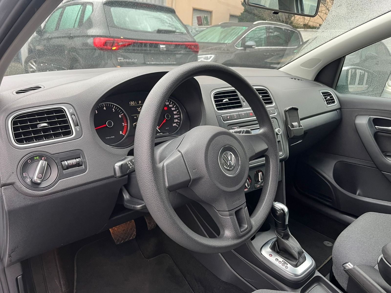 Fahrzeugabbildung Volkswagen Polo V DSG*SITZHEIZUNG*EINPARKHILFE*KLIMA