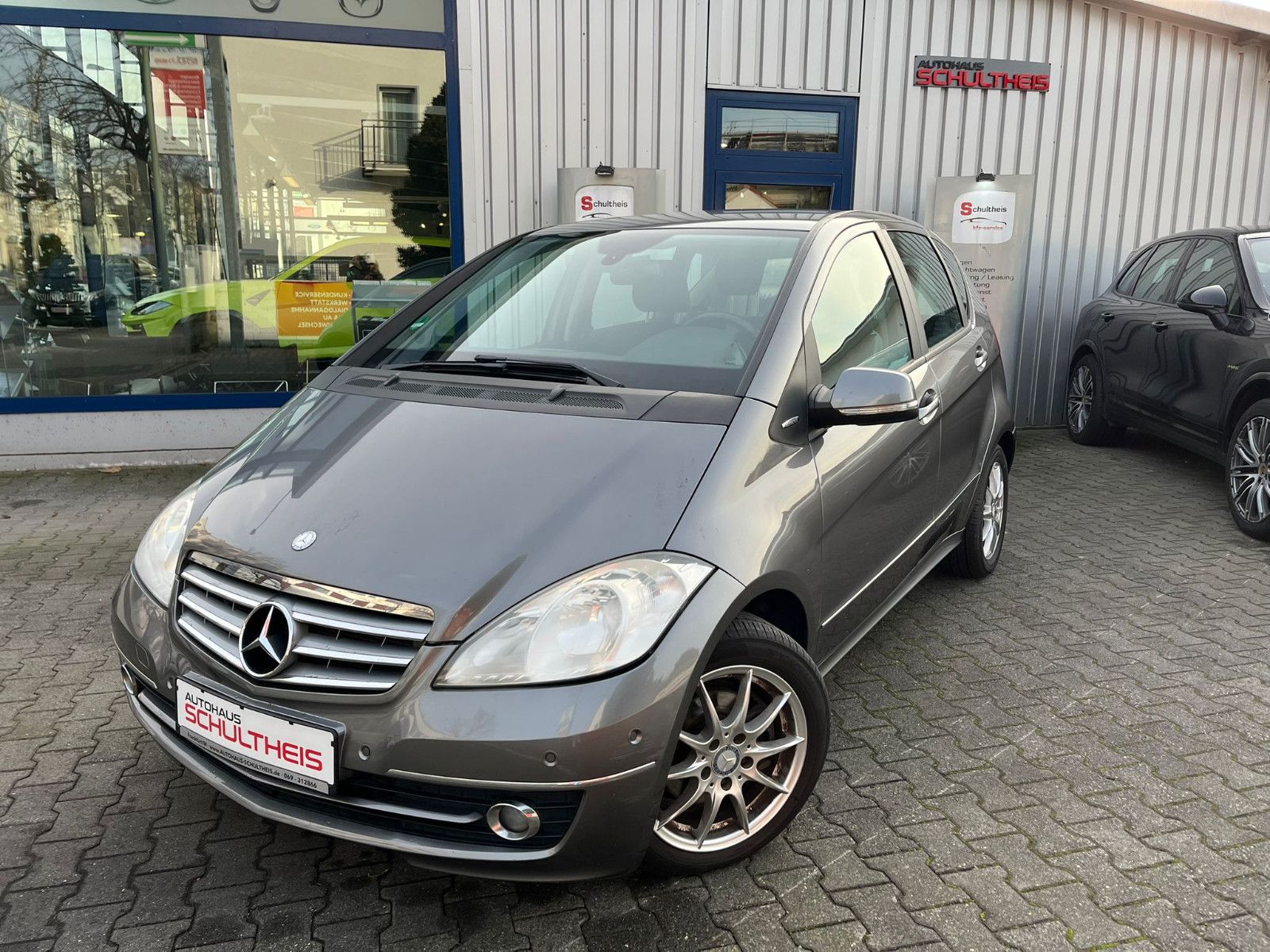 Mercedes-Benz A 180 Aut*NAVI*PDC*SHZ*TEMPOMAT*BLUETOOTH