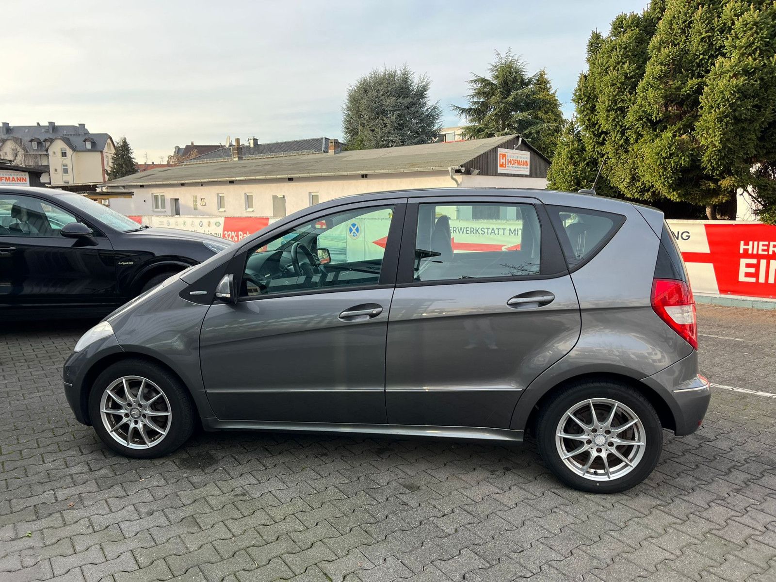 Fahrzeugabbildung Mercedes-Benz A 180 Aut*NAVI*PDC*SHZ*TEMPOMAT*BLUETOOTH
