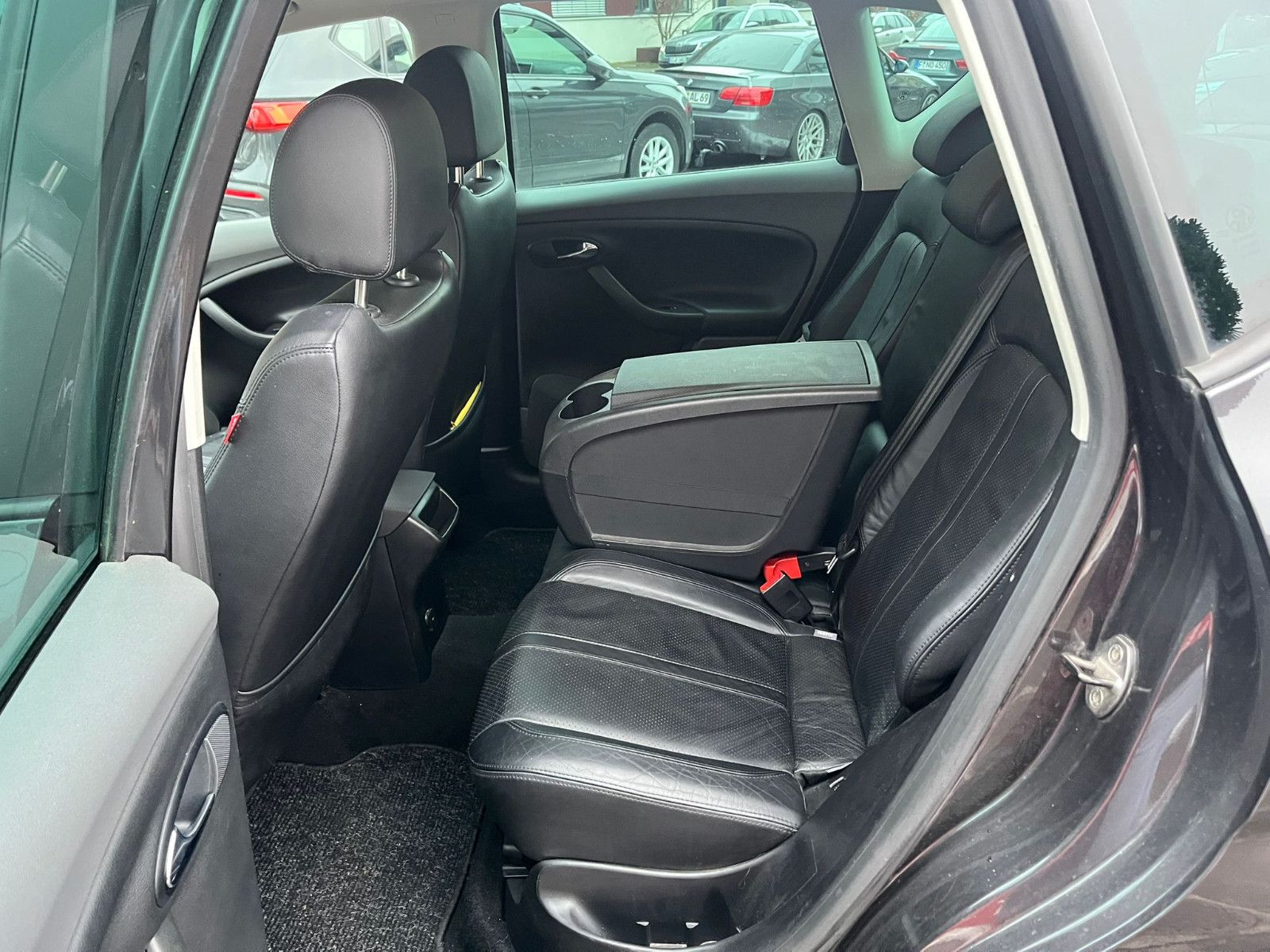 Fahrzeugabbildung SEAT Toledo Stylance / Style DSG*LEDER*SHZ*GSD*PDC