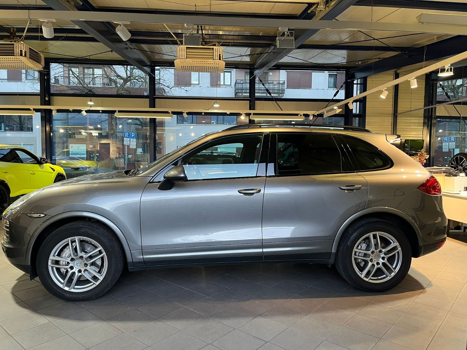 Fahrzeugabbildung Porsche Cayenne S*LEDER-SCHWARZ*GSD*STHZG*BOSE*RFK*AHK*