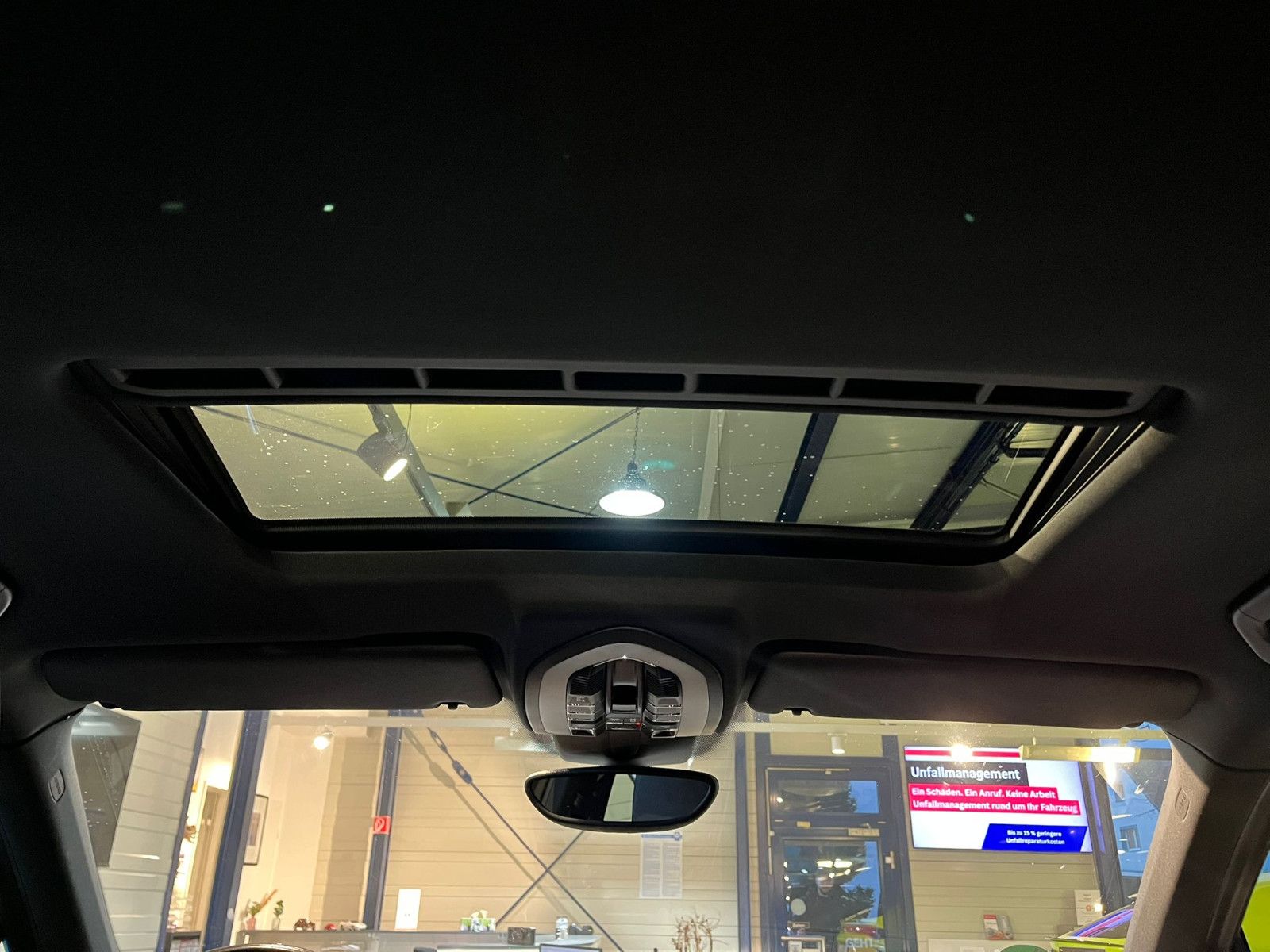 Fahrzeugabbildung Porsche Cayenne S*LEDER-SCHWARZ*GSD*STHZG*BOSE*RFK*AHK*