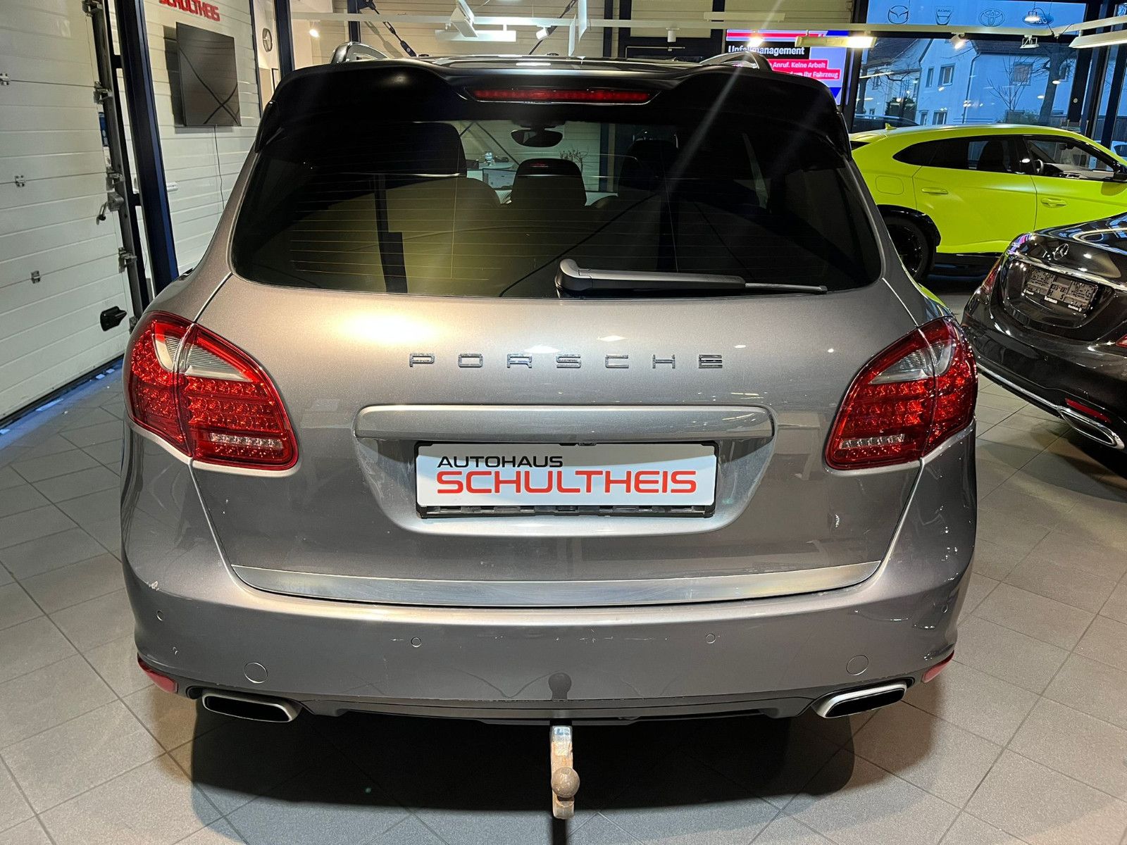 Fahrzeugabbildung Porsche Cayenne S*LEDER-SCHWARZ*GSD*STHZG*BOSE*RFK*AHK*