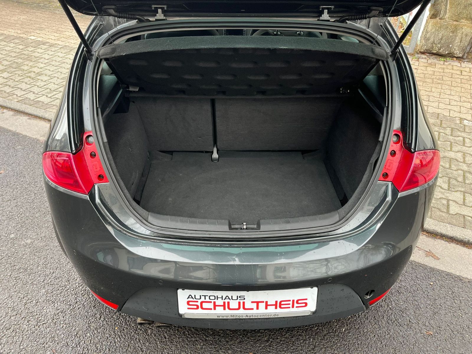 Fahrzeugabbildung SEAT Leon FR*GSD*NAVI*XENON*PDC