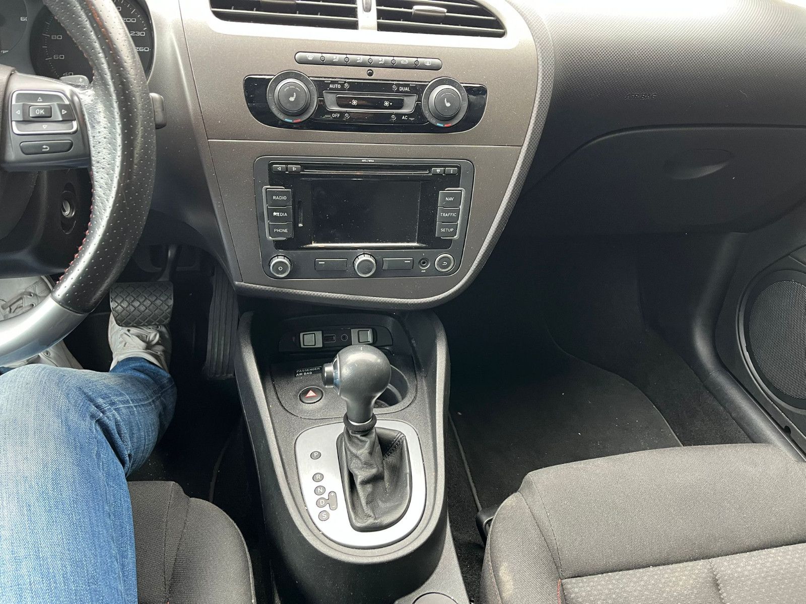 Fahrzeugabbildung SEAT Leon FR*GSD*NAVI*XENON*PDC