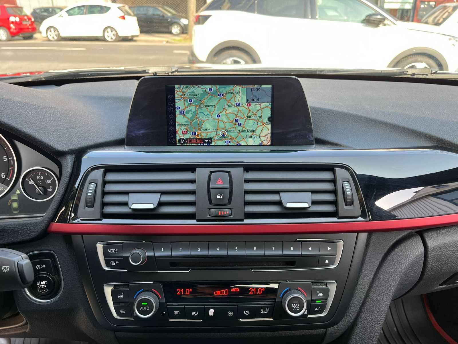 Fahrzeugabbildung BMW 320 d xDrive Limo*1.HAND*LED*NAVI*PDC*