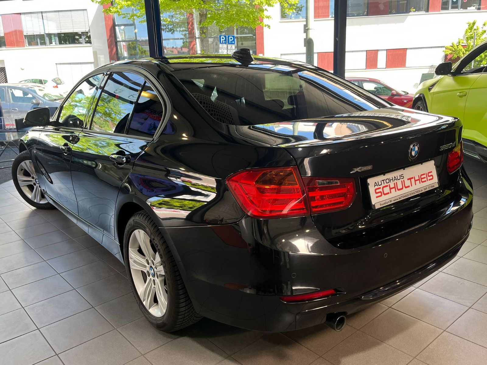 Fahrzeugabbildung BMW 320 d xDrive Limo*1.HAND*LED*NAVI*PDC*