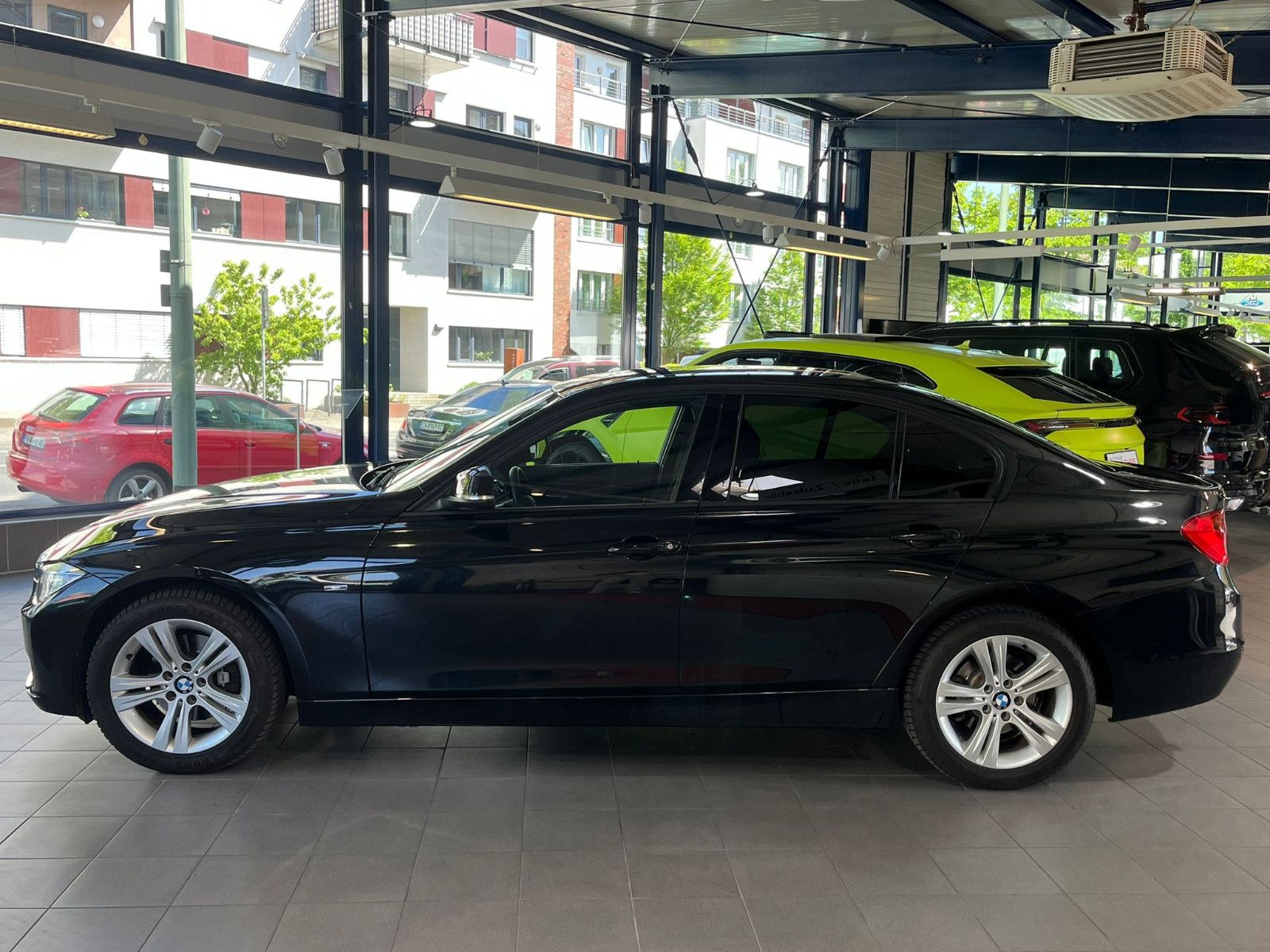 Fahrzeugabbildung BMW 320 d xDrive Limo*1.HAND*LED*NAVI*PDC*
