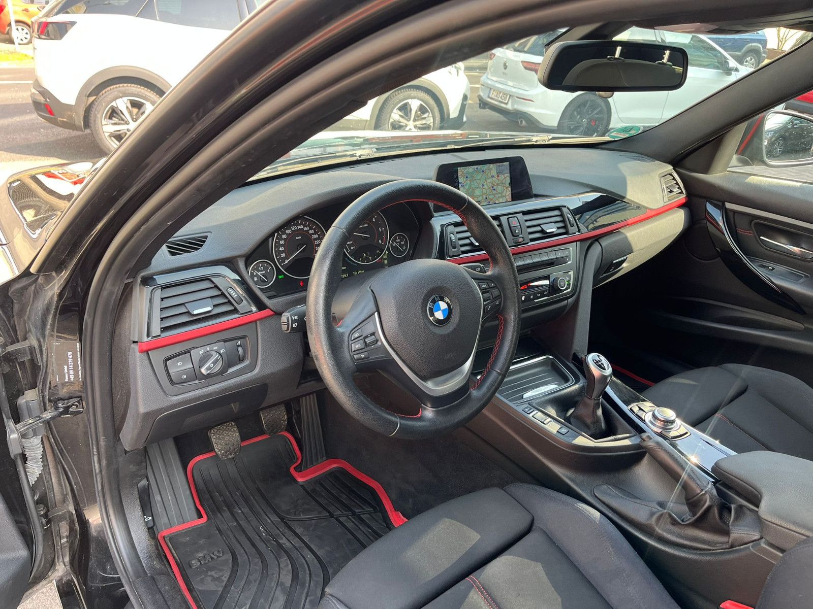 Fahrzeugabbildung BMW 320 d xDrive Limo*1.HAND*LED*NAVI*PDC*